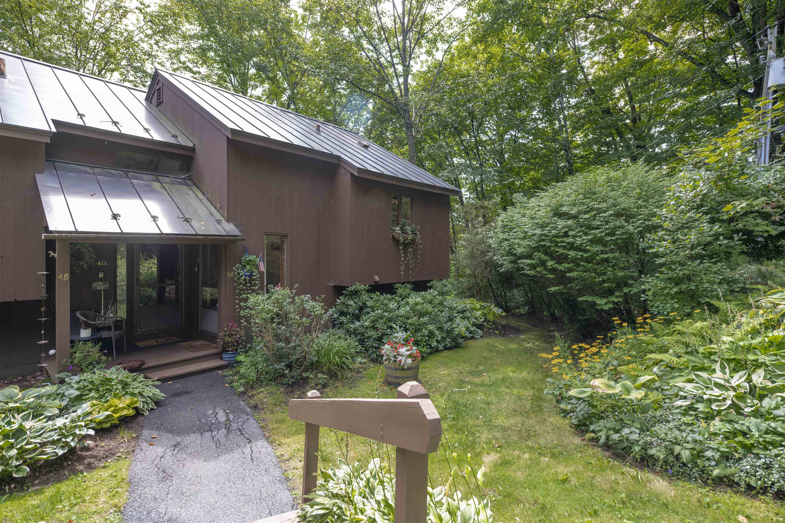 253 Old Quechee Road photo 2