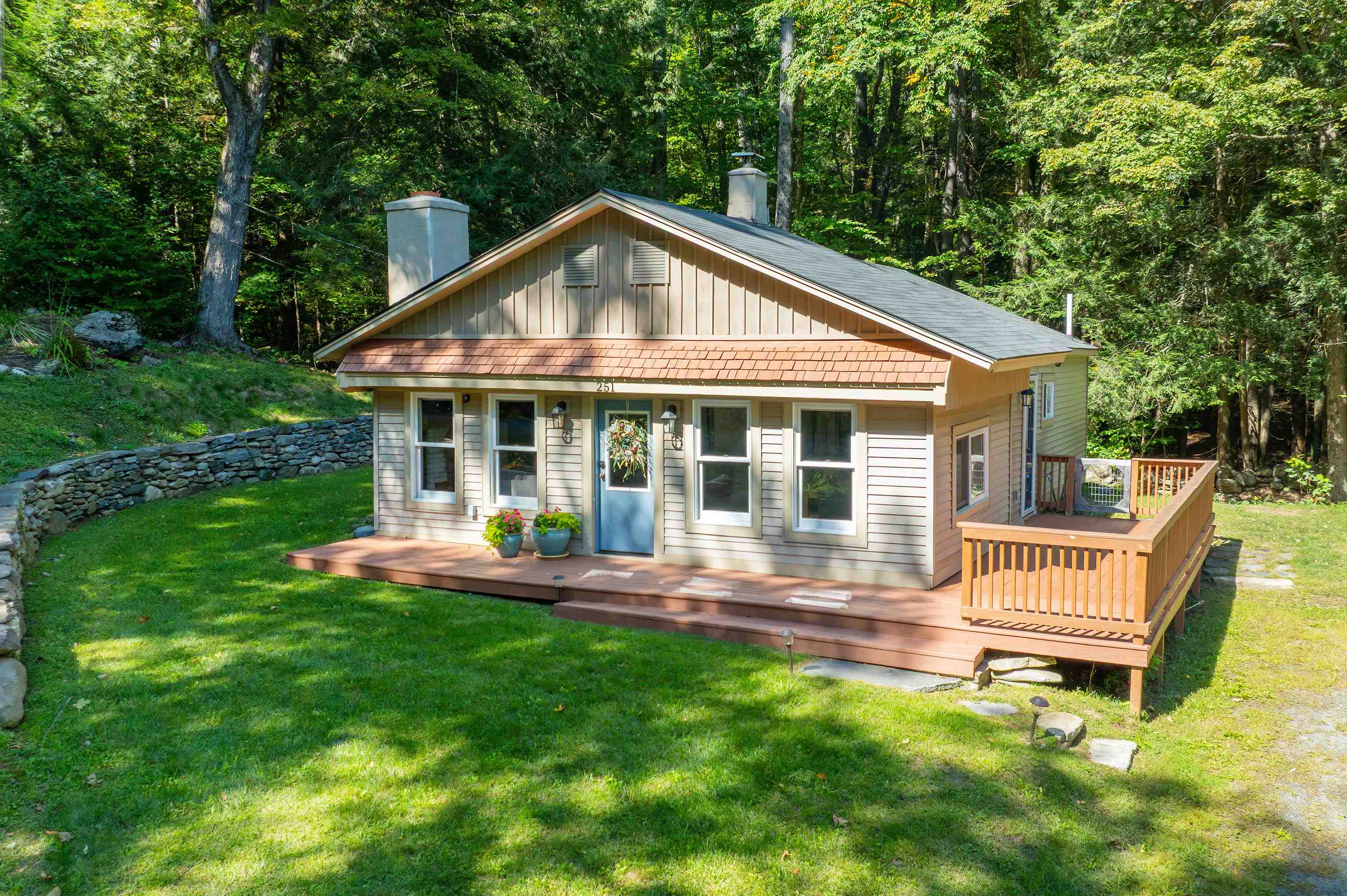 251 Quarry Road photo 1