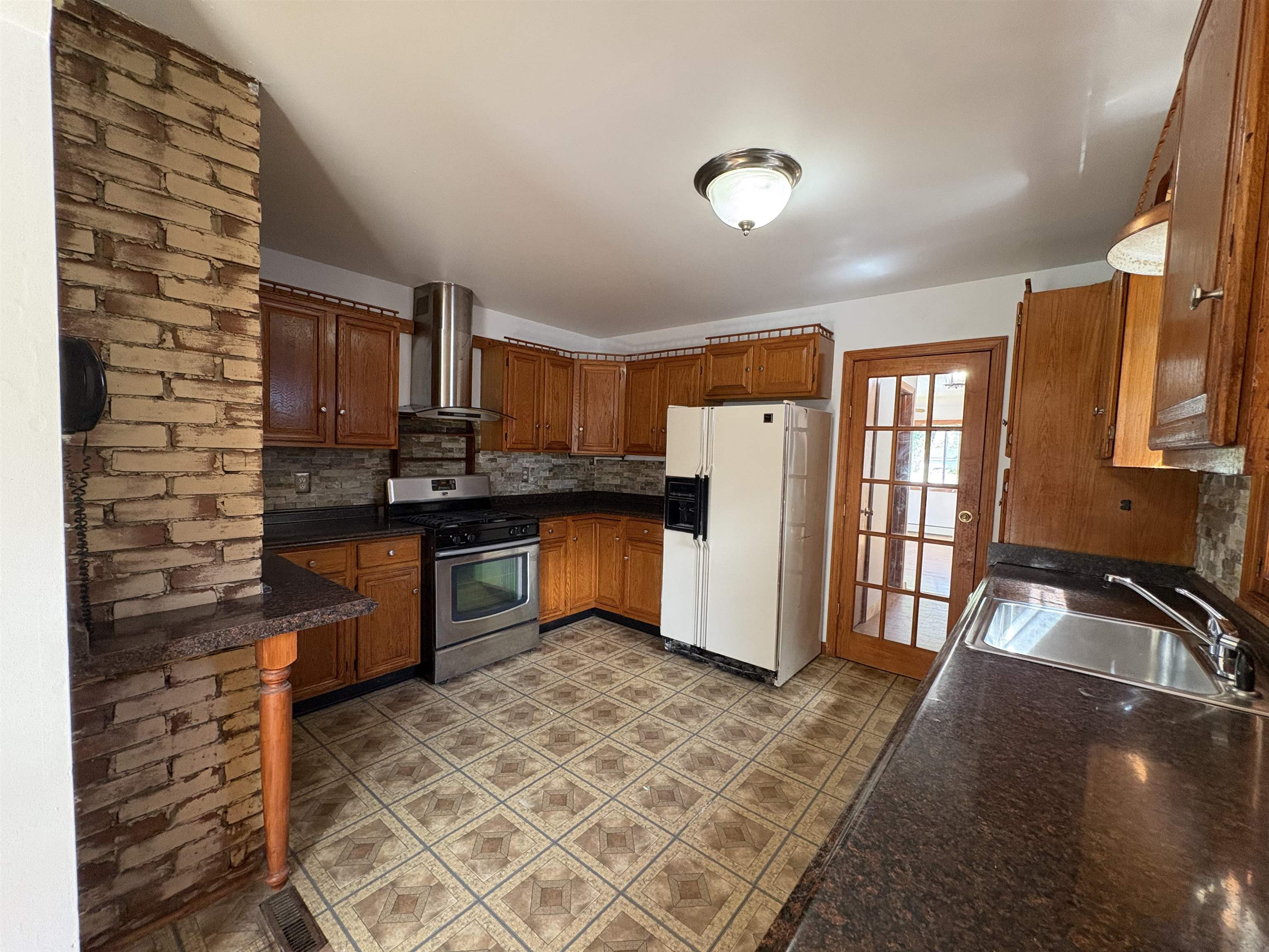11 Mohawk Avenue photo 17