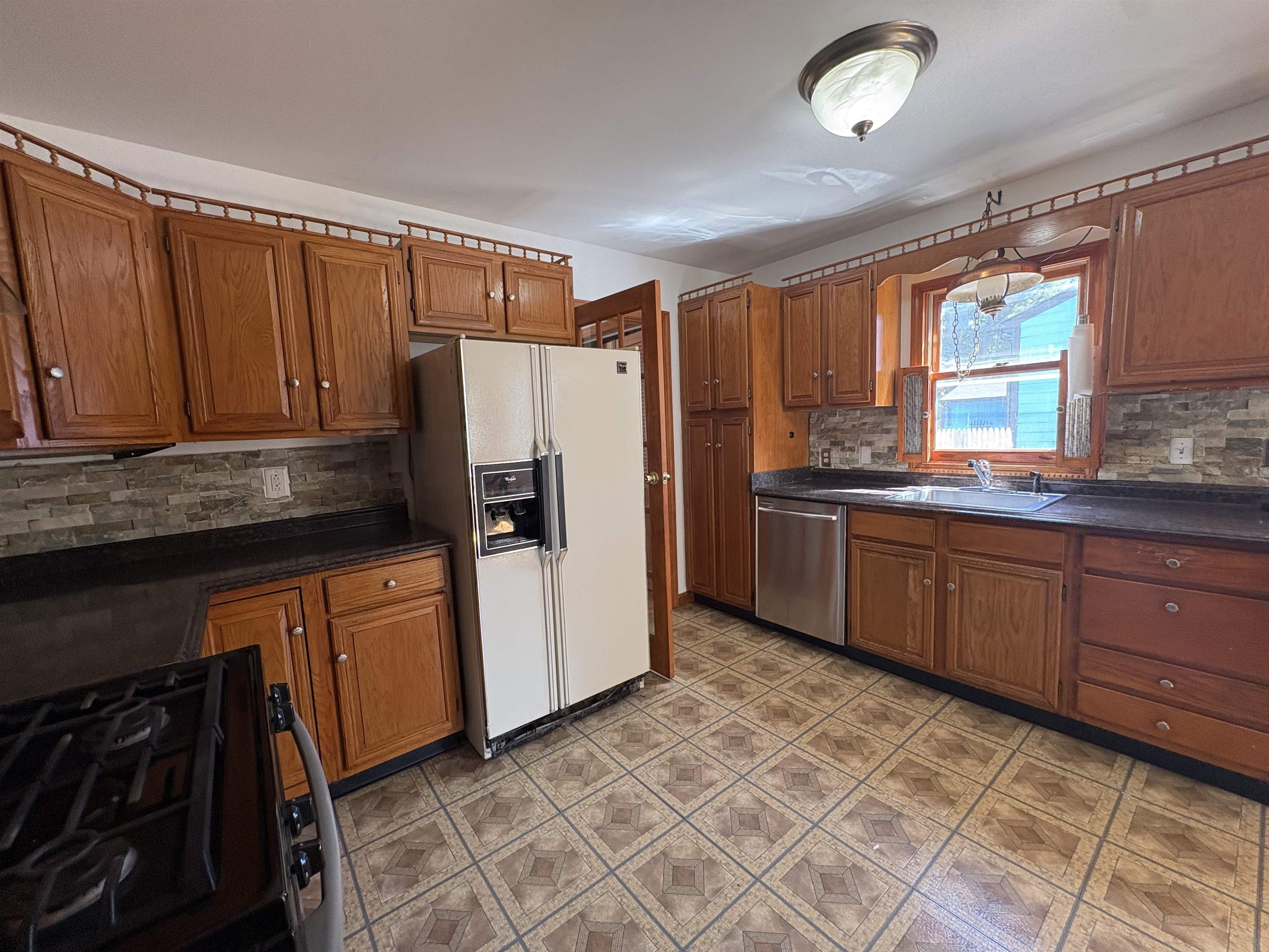 11 Mohawk Avenue photo 19