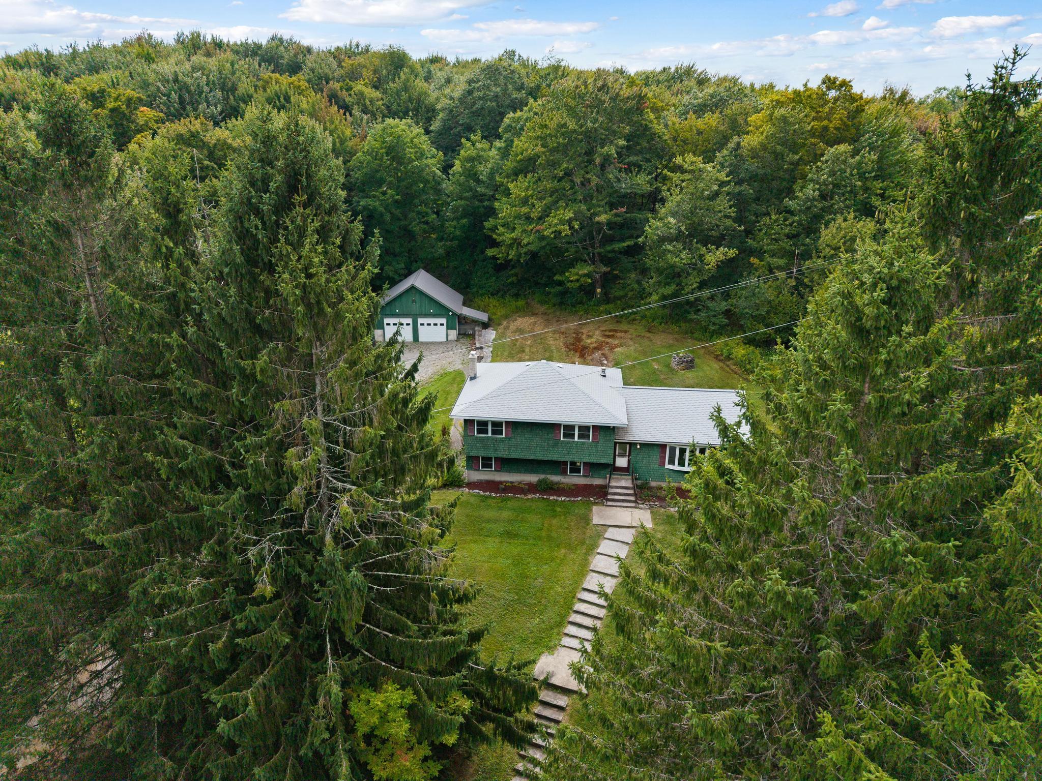 1402 French Hill Road photo 2
