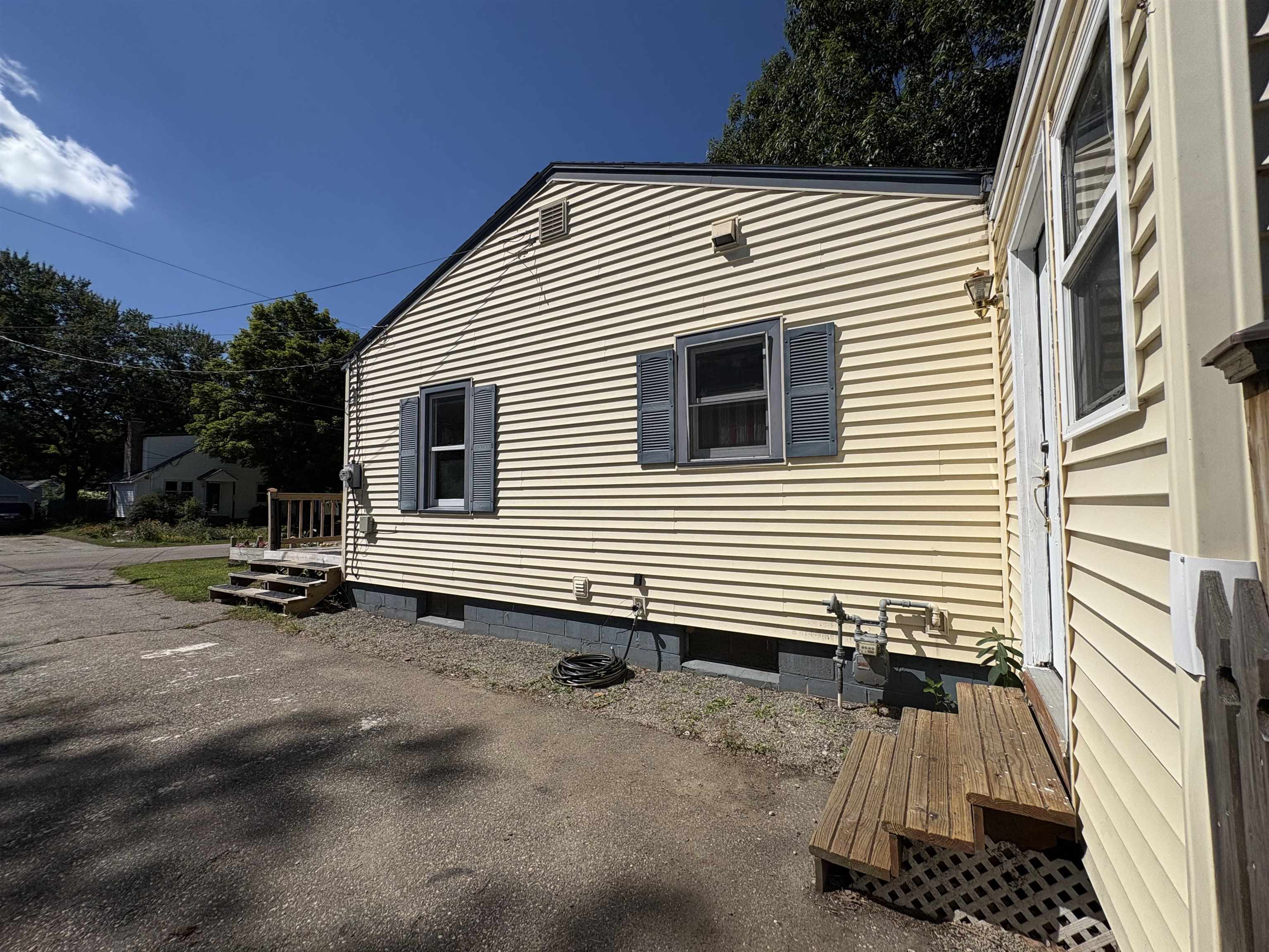 11 Mohawk Avenue photo 4