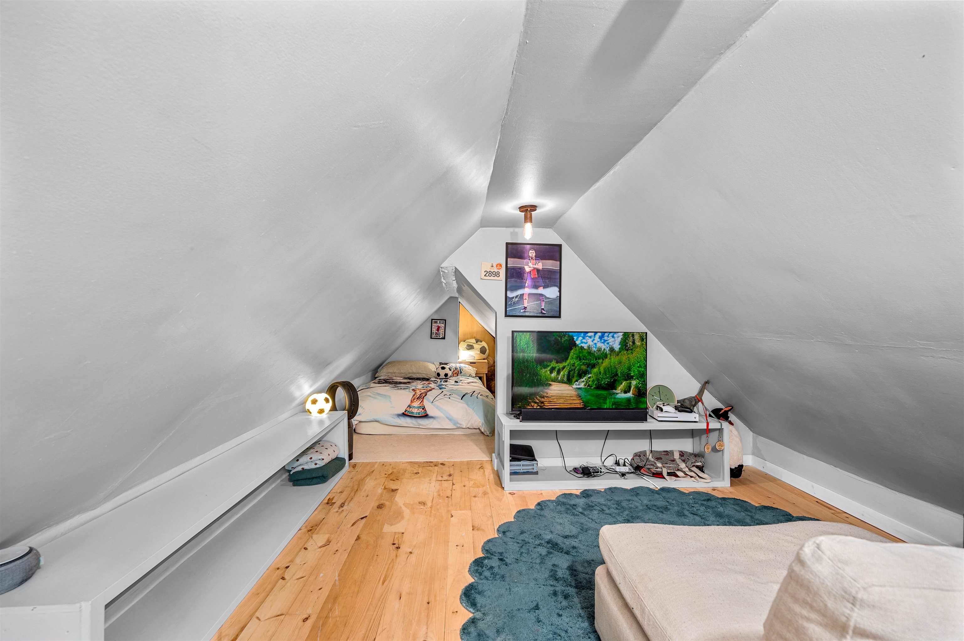 11 Cherry Avenue photo 40