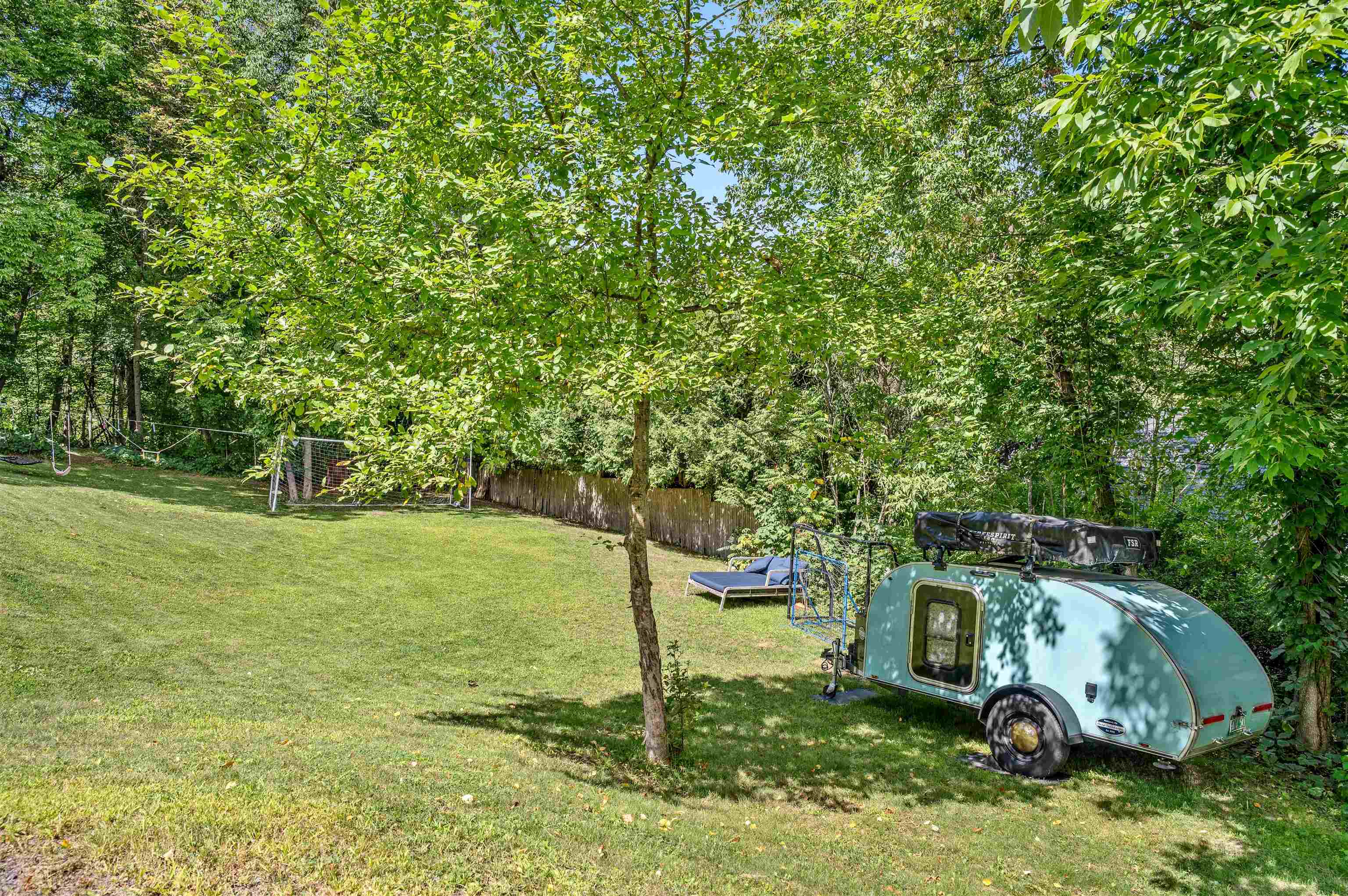 11 Cherry Avenue photo 49