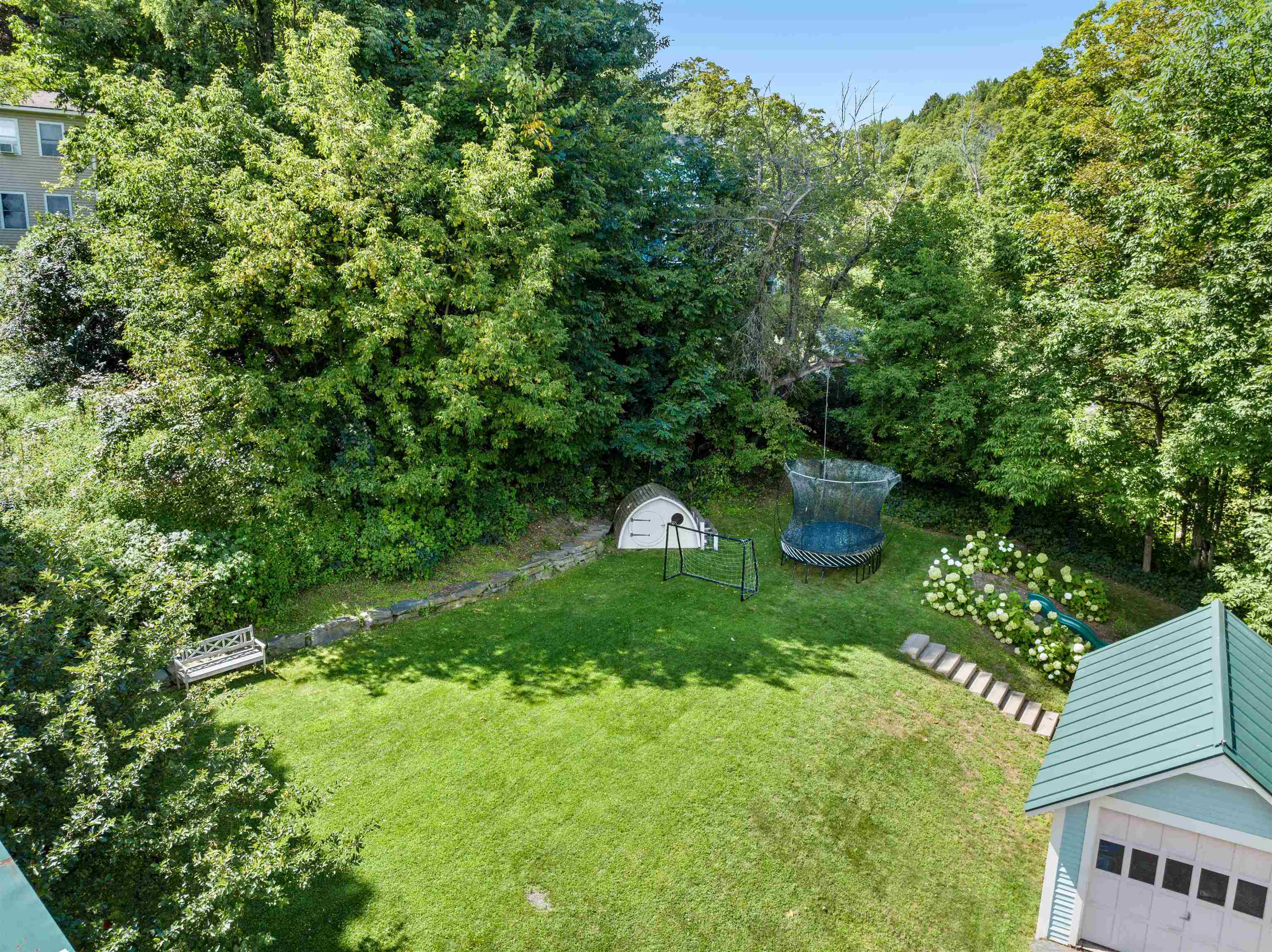 11 Cherry Avenue photo 50