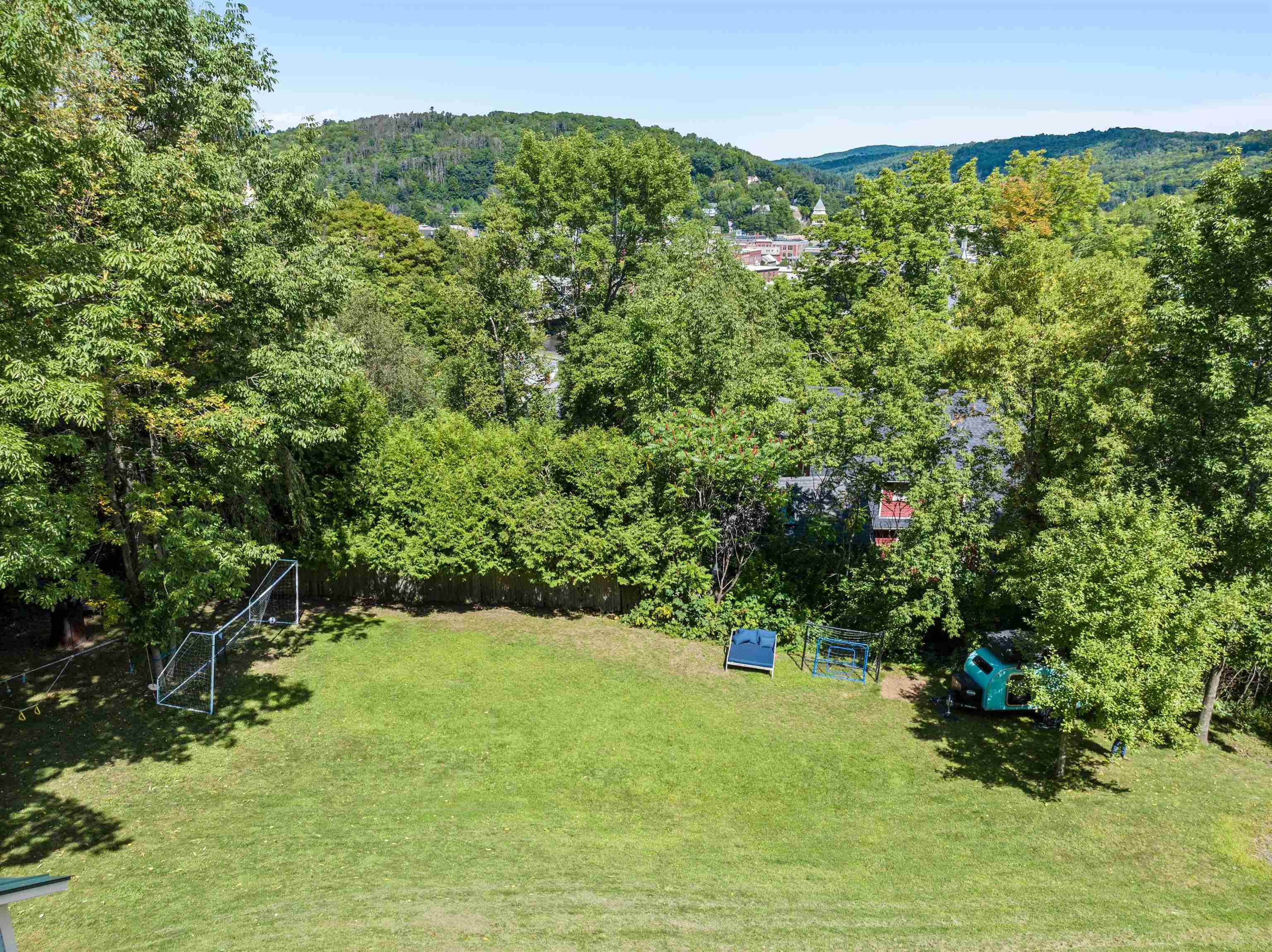 11 Cherry Avenue photo 51