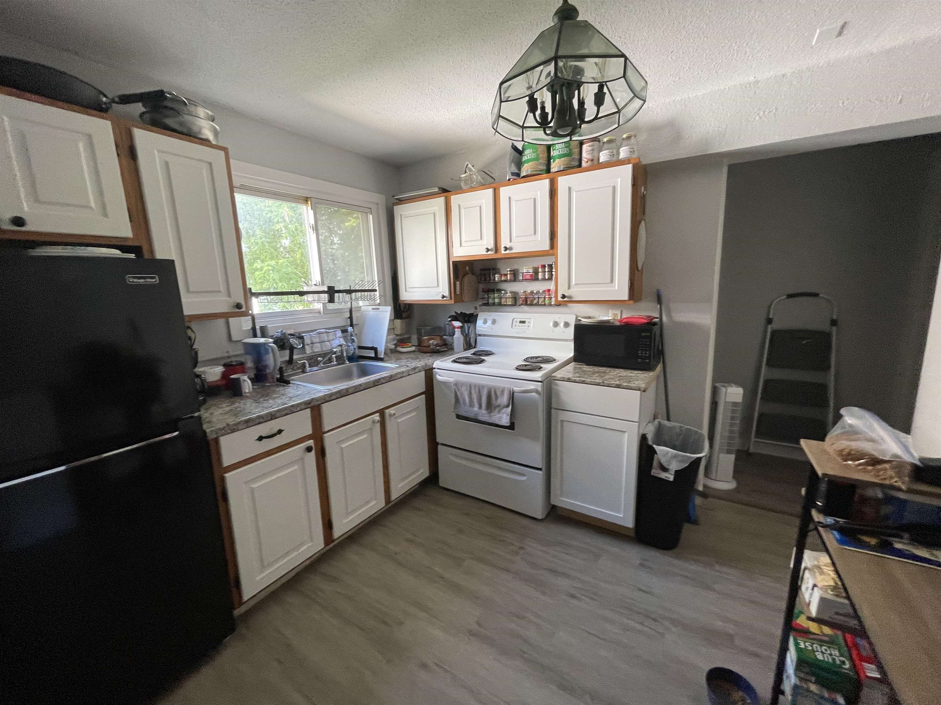 52 Chestnut Avenue photo 3