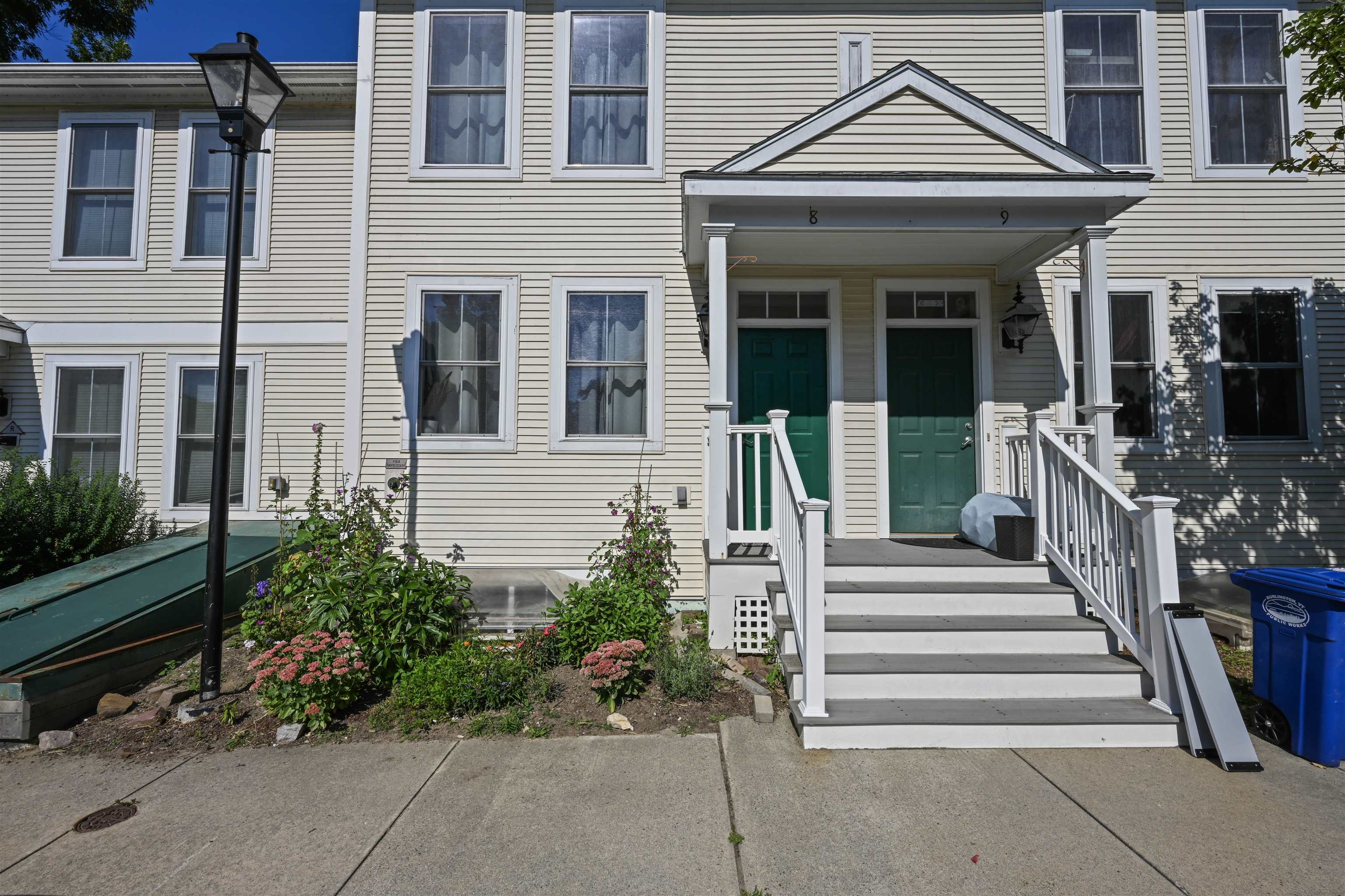 1044 North Avenue photo 1