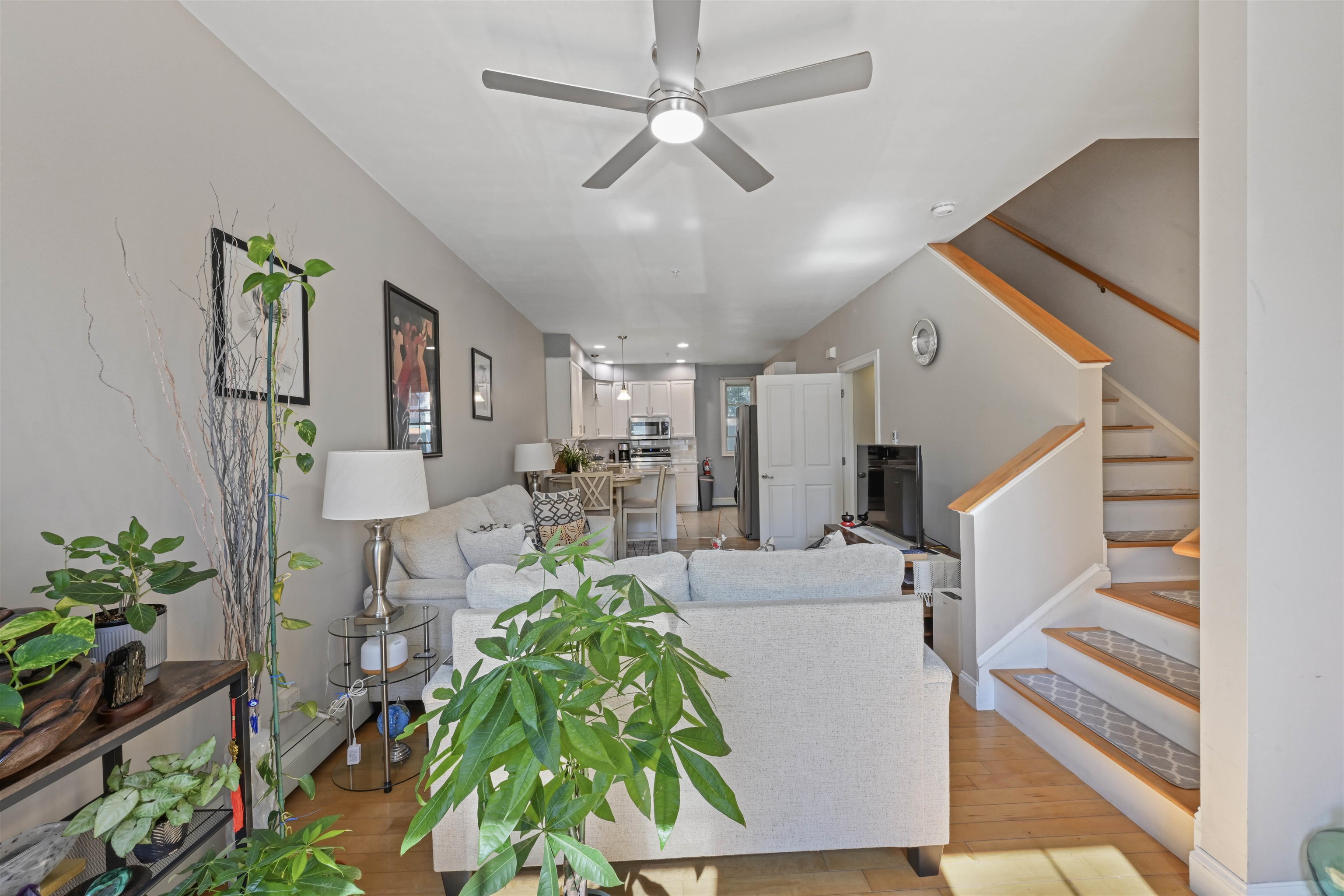 1044 North Avenue photo 11
