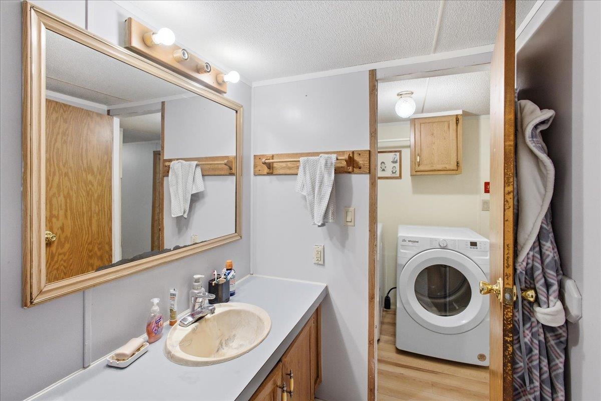 48 Lexington Road photo 17