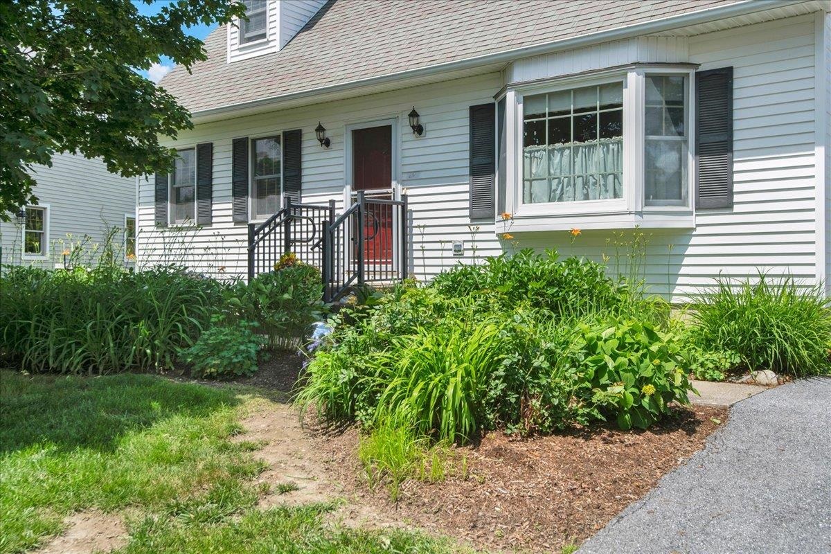 245 Pleasant Acres Drive photo 2