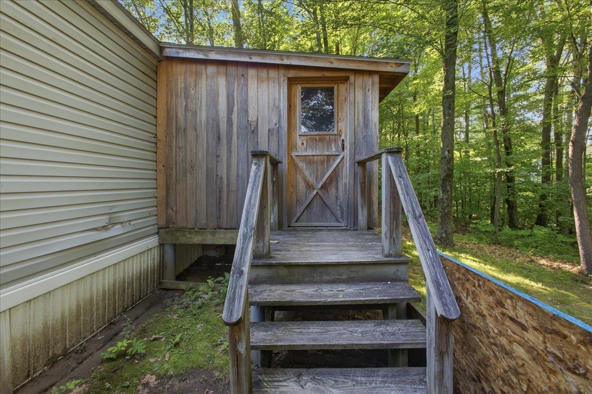 48 Lexington Road photo 23