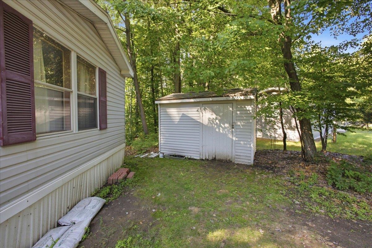 48 Lexington Road photo 24