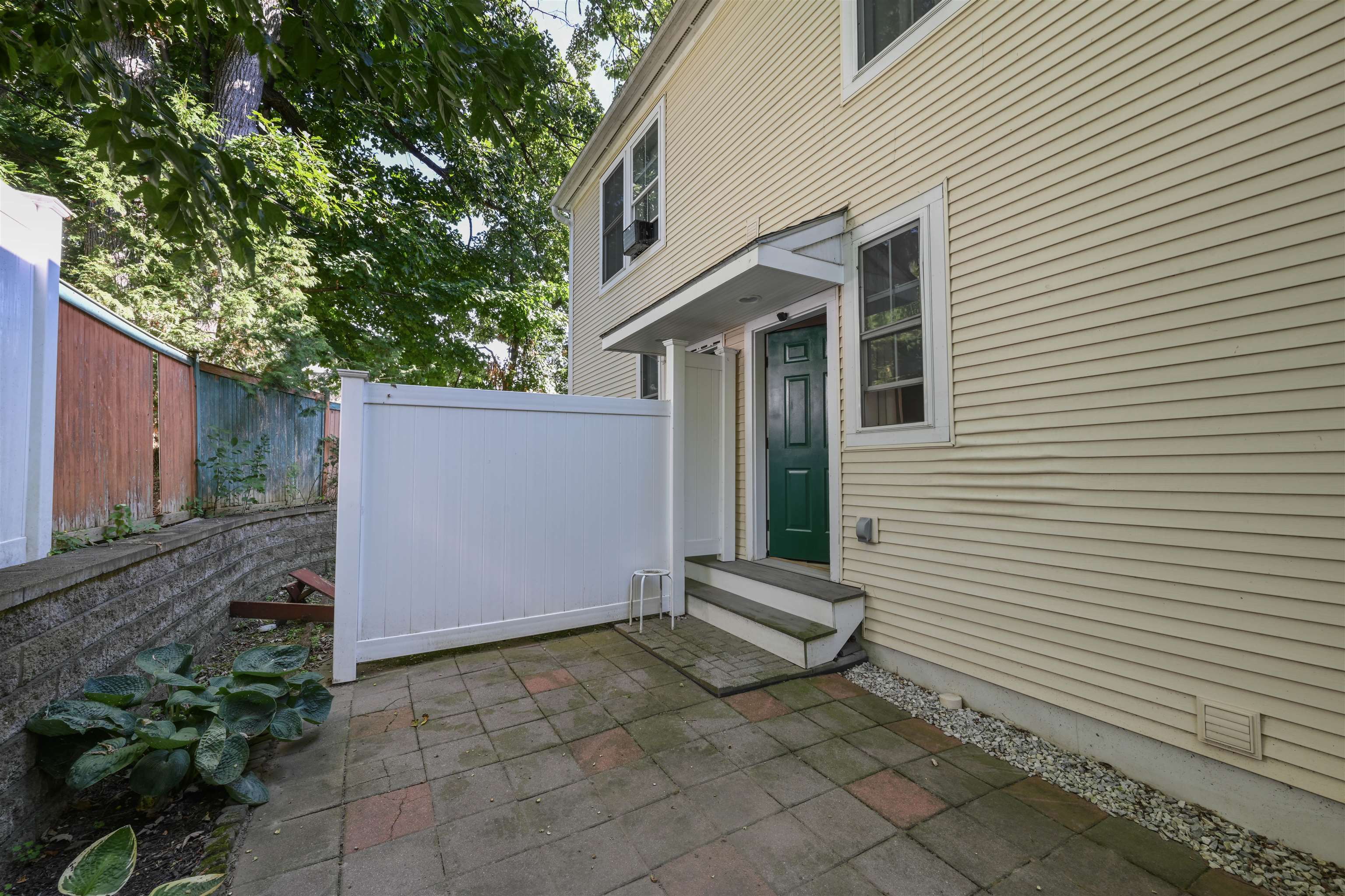 1044 North Avenue photo 26