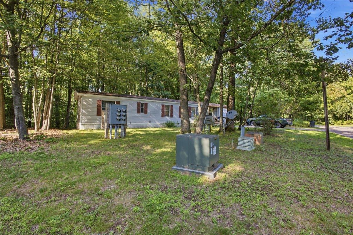 48 Lexington Road photo 3