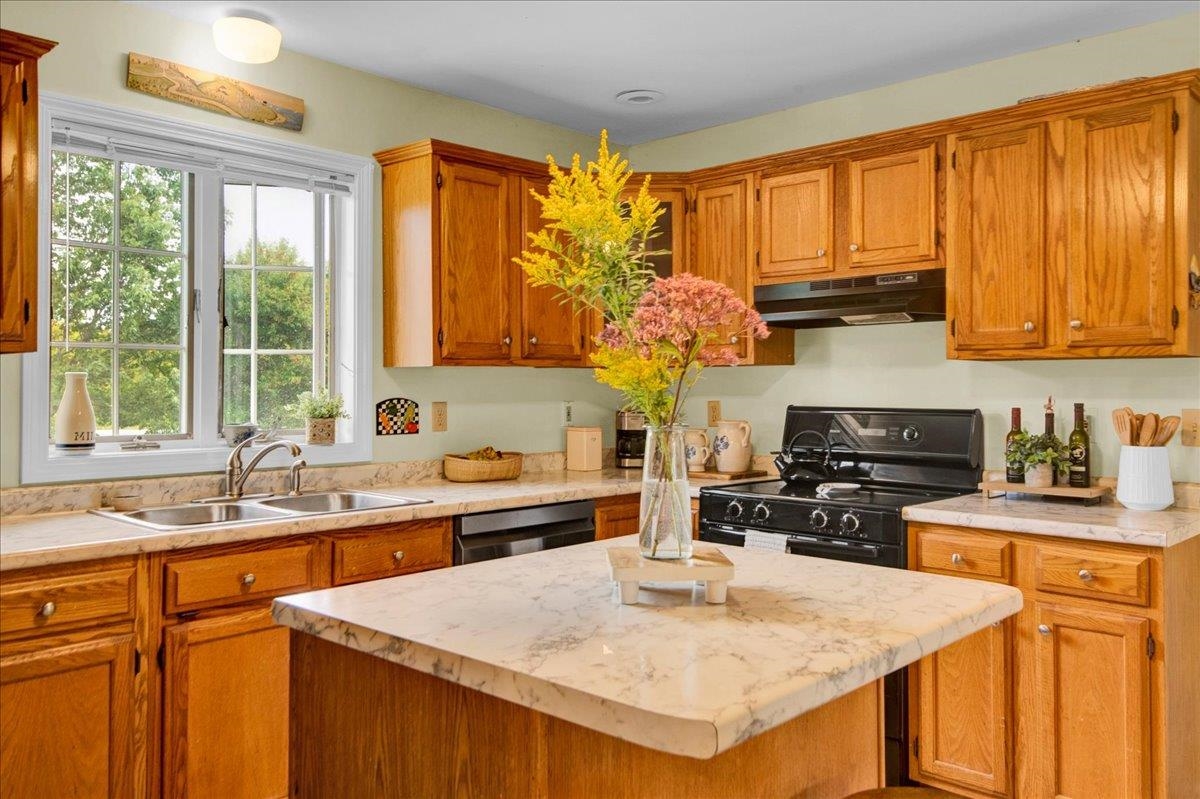 245 Pleasant Acres Drive photo 5