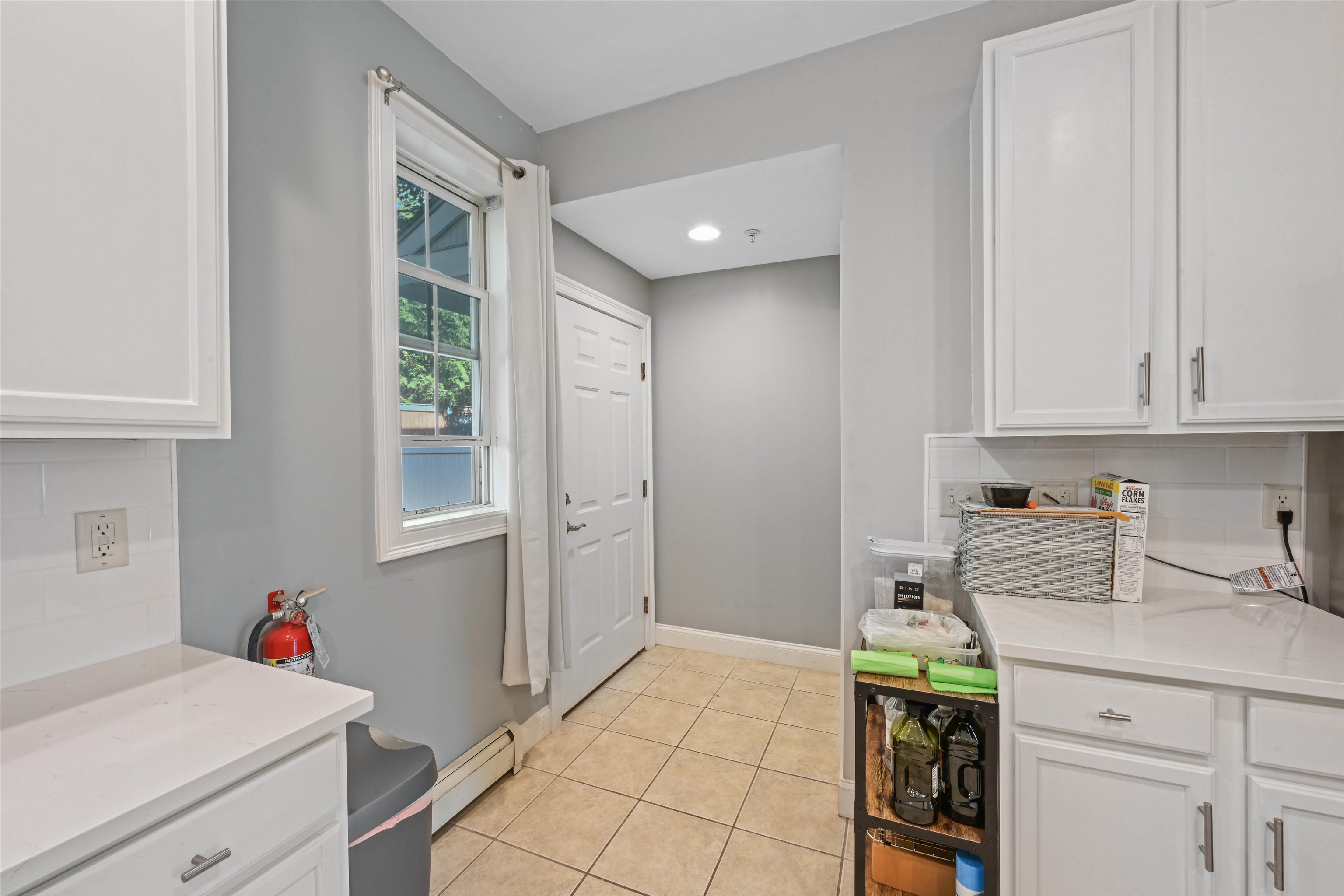 1044 North Avenue photo 5