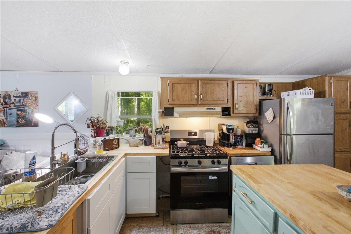 48 Lexington Road photo 7