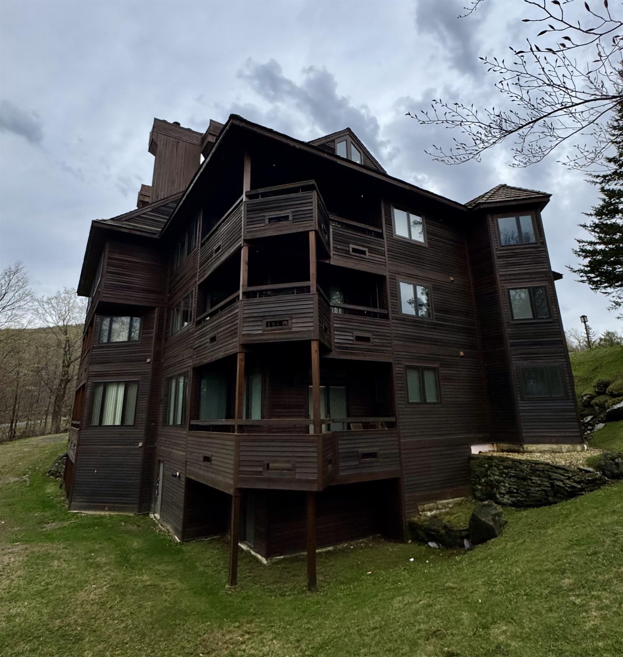 near 255 Old Mill Road Killington, VT 05751 Property 3