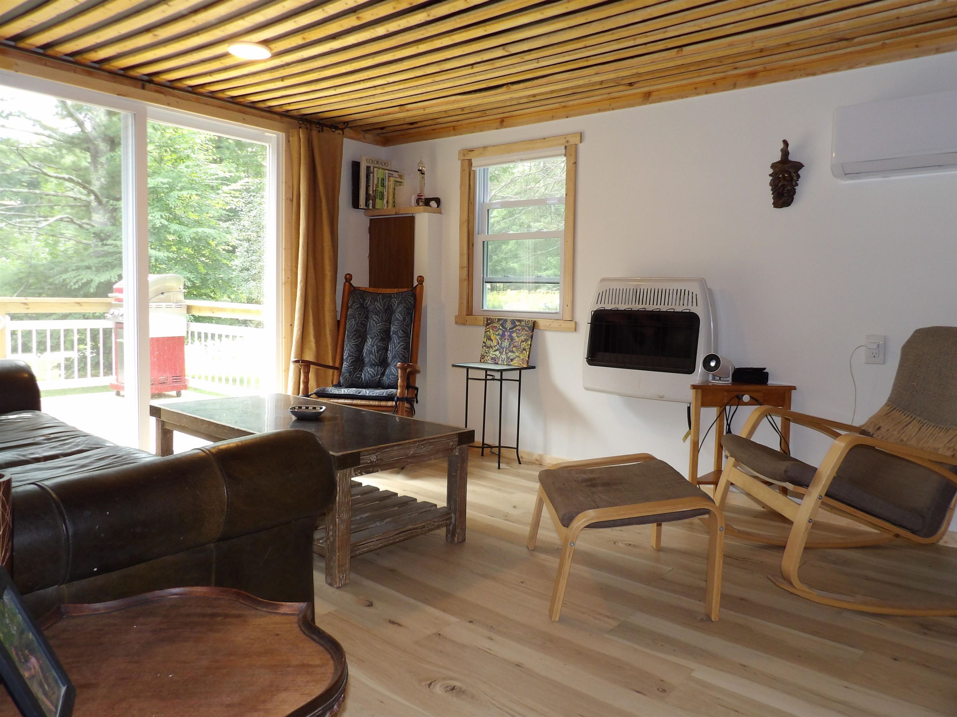210 Mumford Drive photo 12