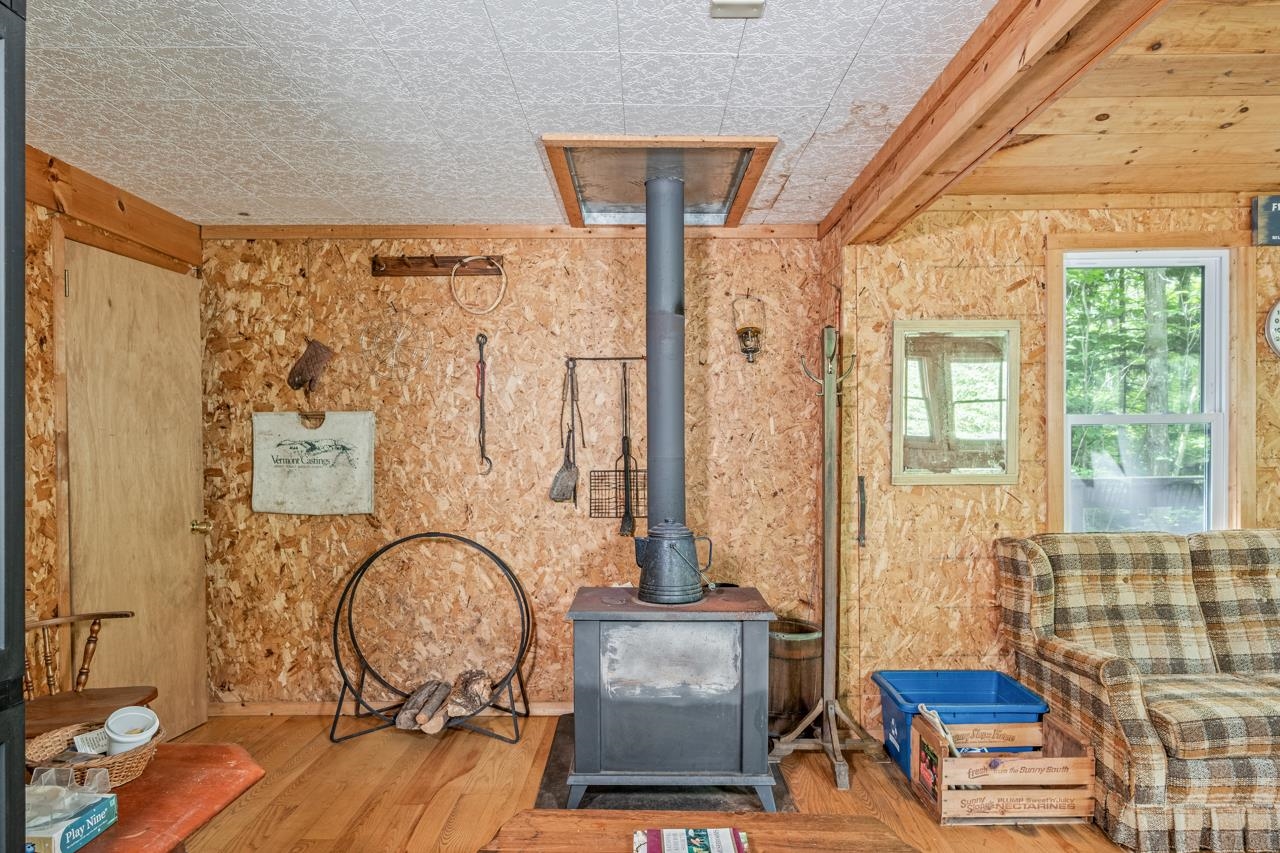 243 Thompson Road photo 13