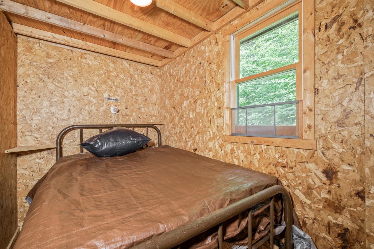 243 Thompson Road photo 15