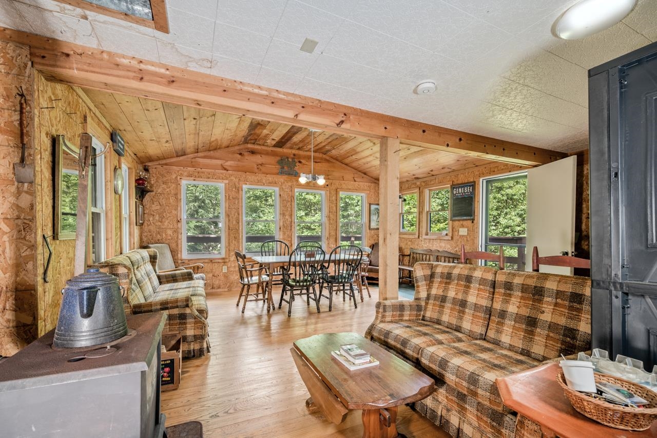 243 Thompson Road photo 17