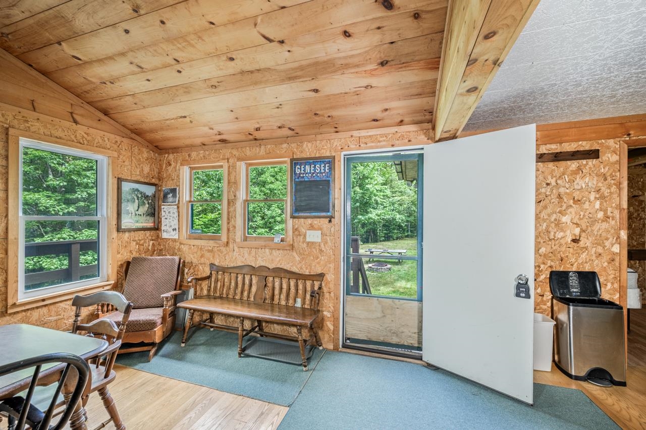 243 Thompson Road photo 6