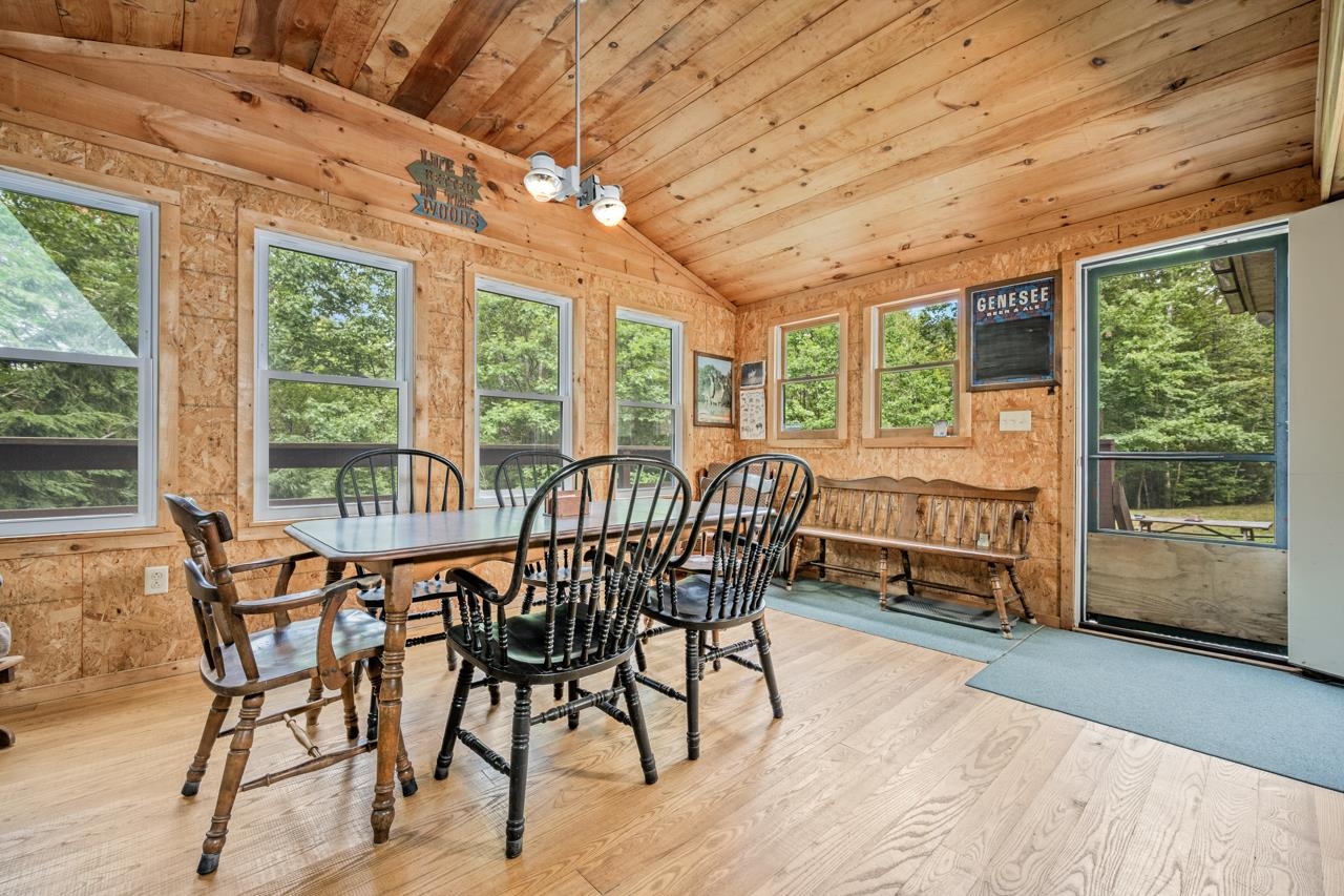243 Thompson Road photo 8