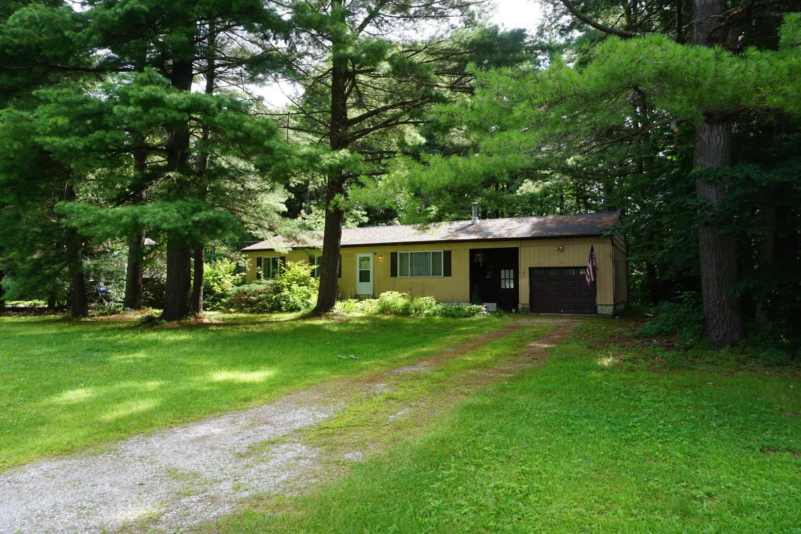 121 Woodcrest Circle Milton, VT 05468 MLS 4965648 Pall Spera