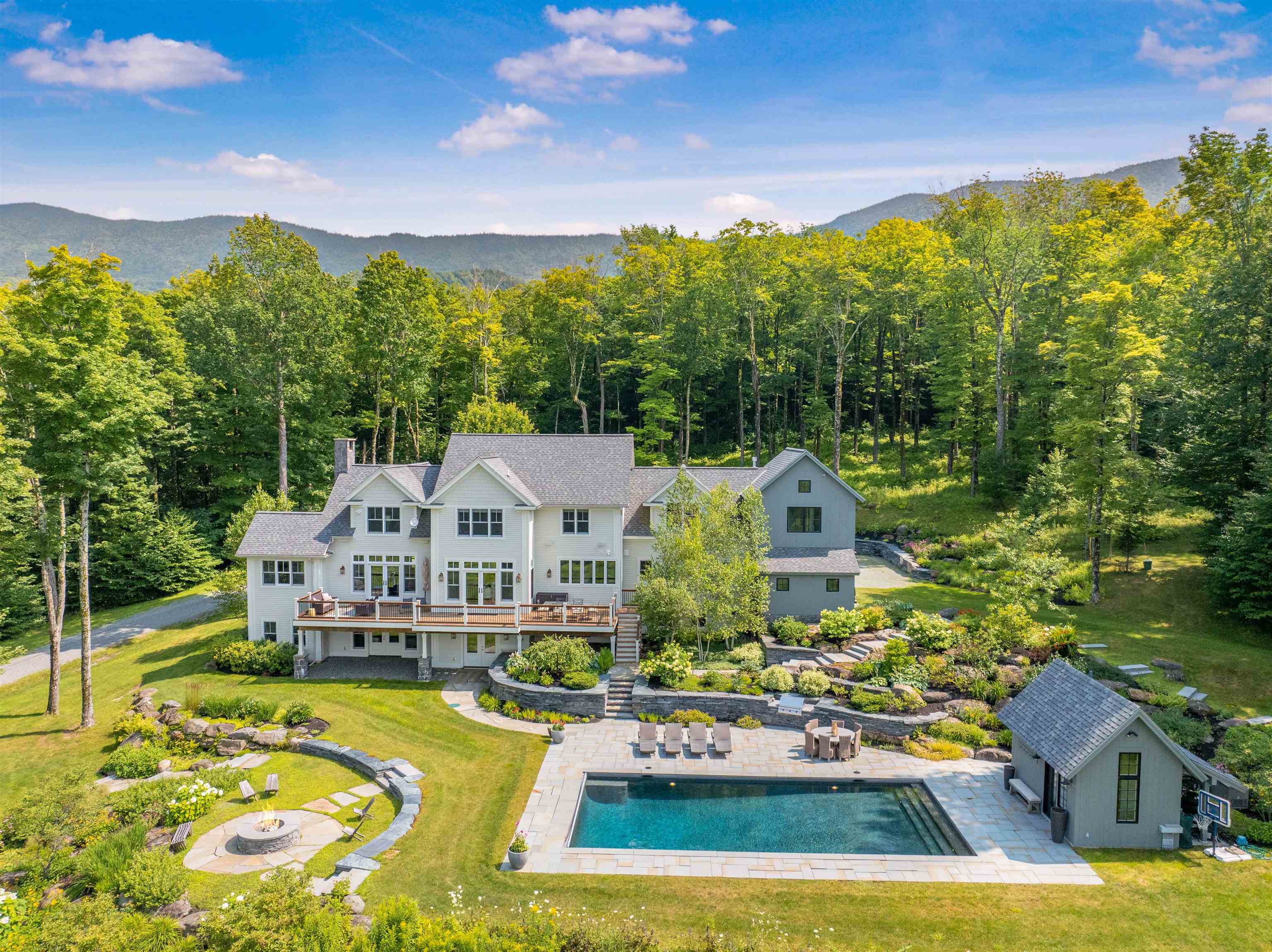 Single Family in Stowe VT