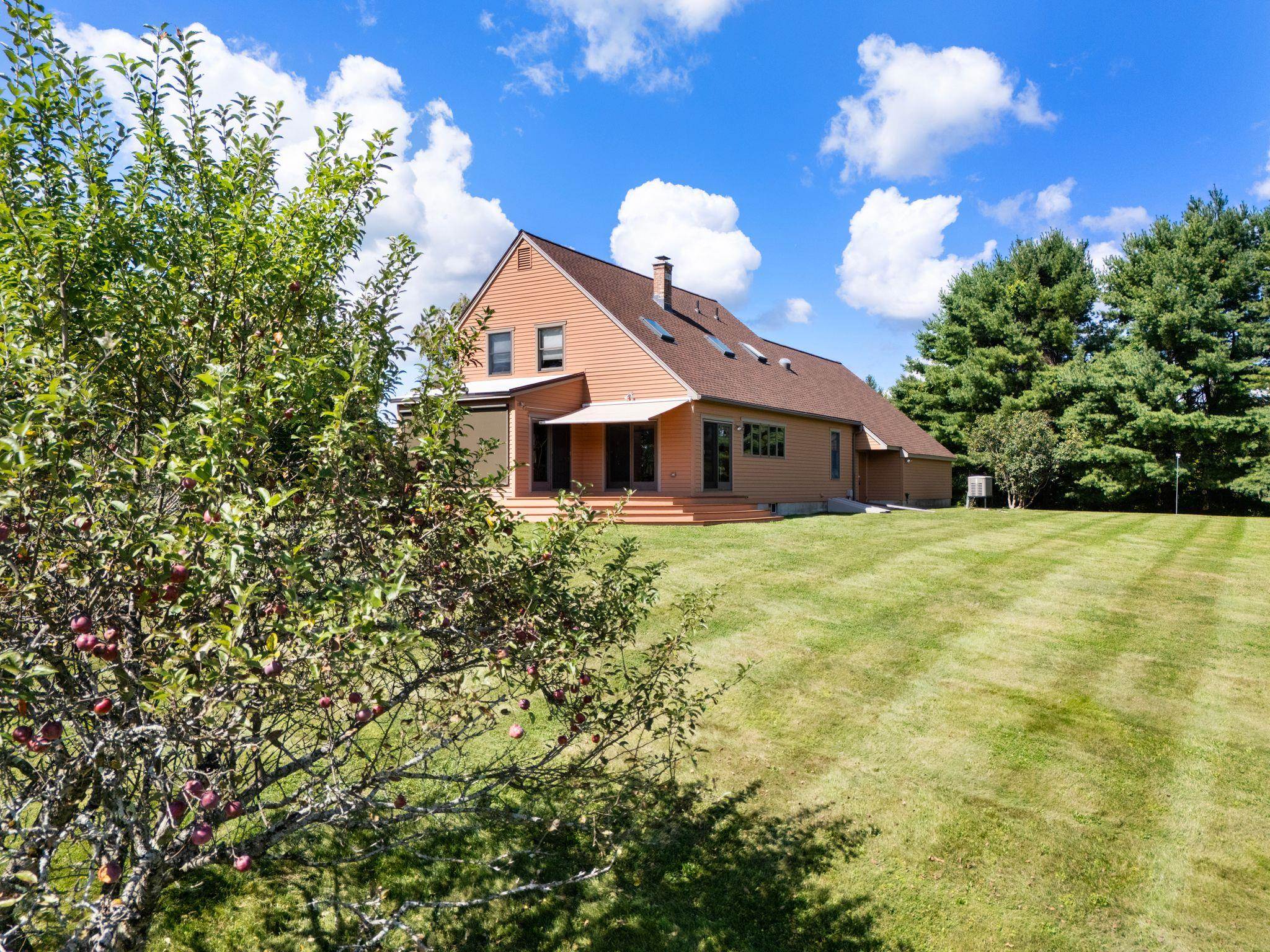 47 Oak Hill Drive photo 3