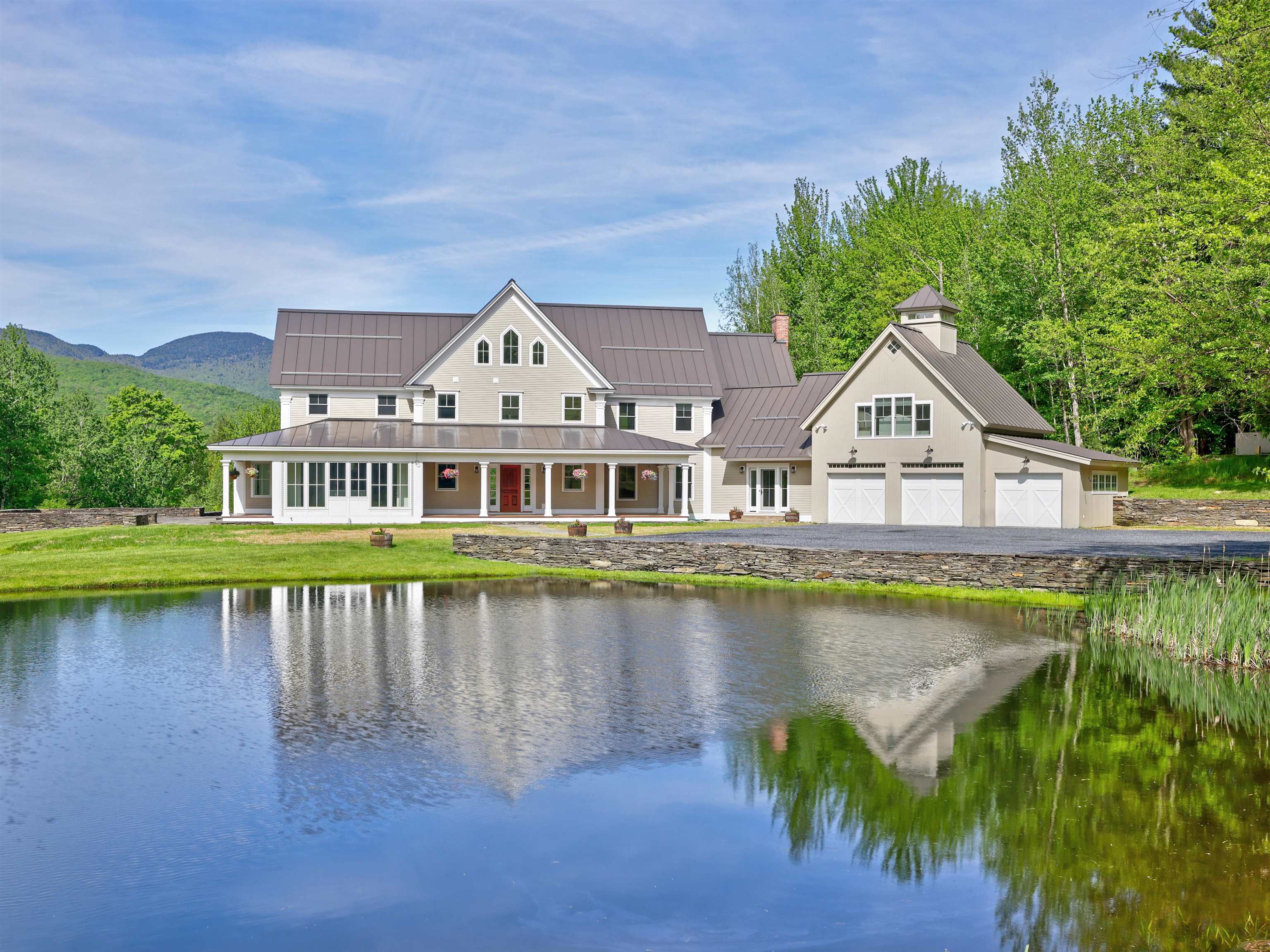 Single Family in Stowe VT