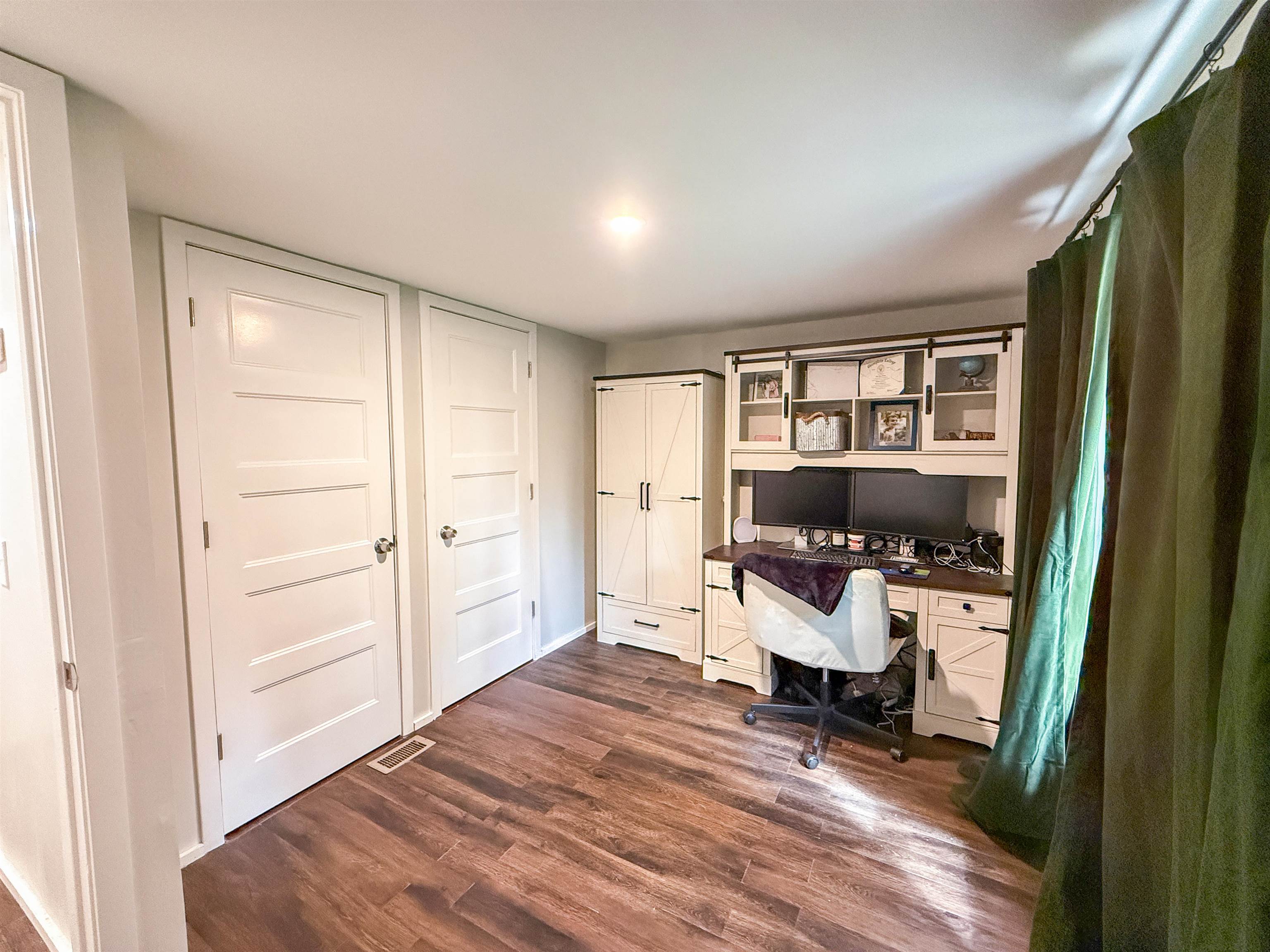 9 Greenhouse Avenue photo 16