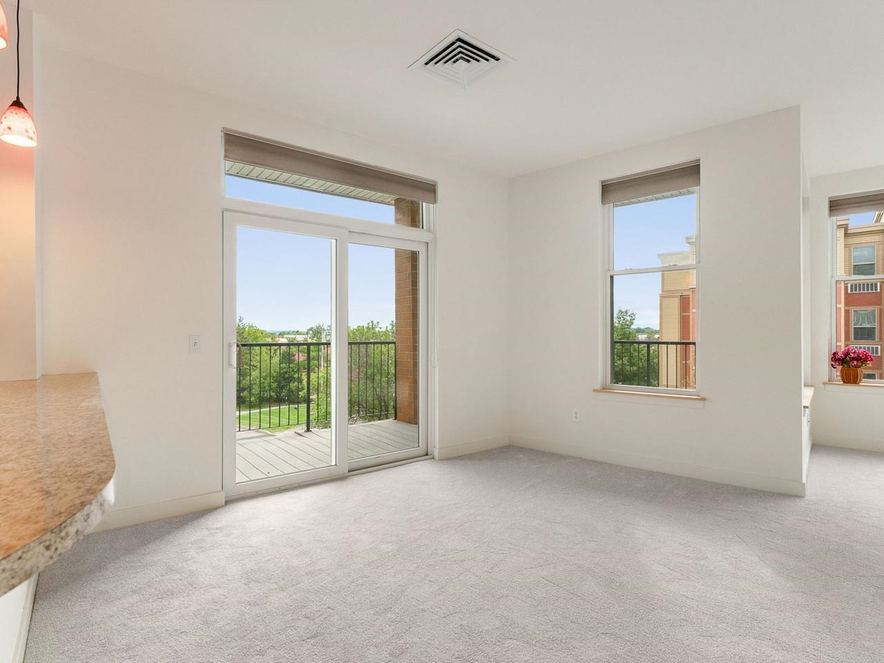 410 Farrell Street photo 11