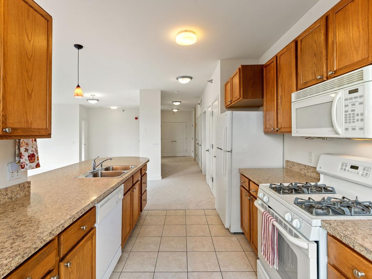 410 Farrell Street photo 9
