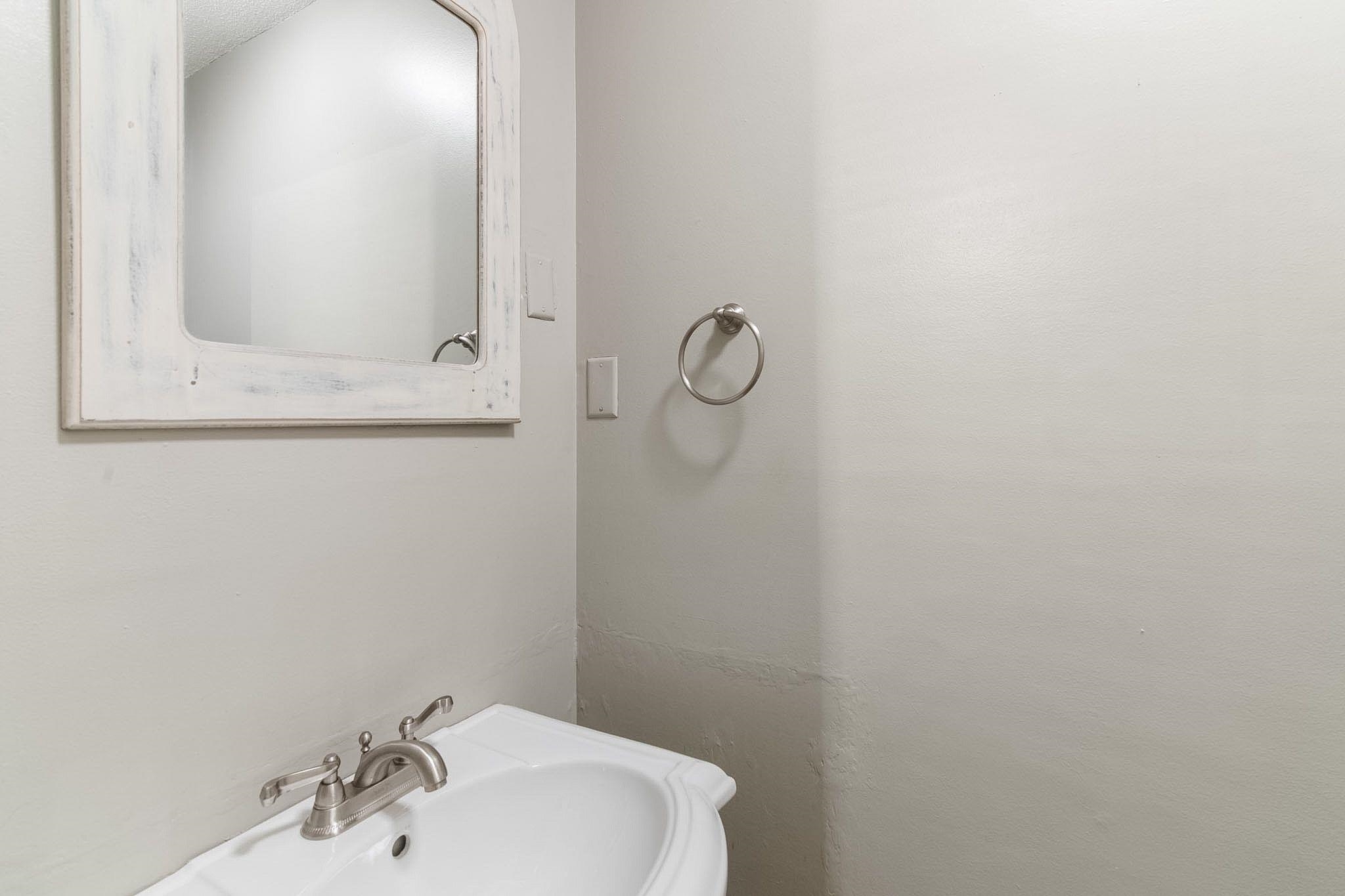 354 Orchard Street photo 26