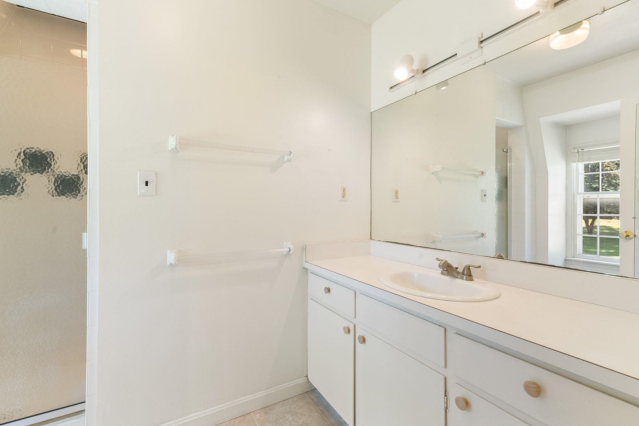 354 Orchard Street photo 28