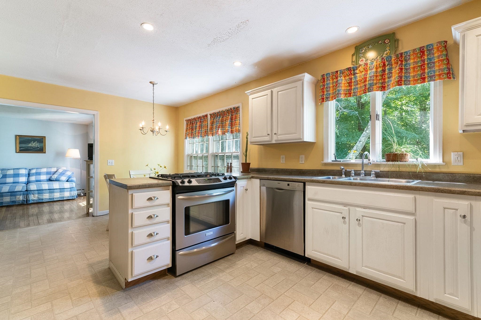 354 Orchard Street photo 4