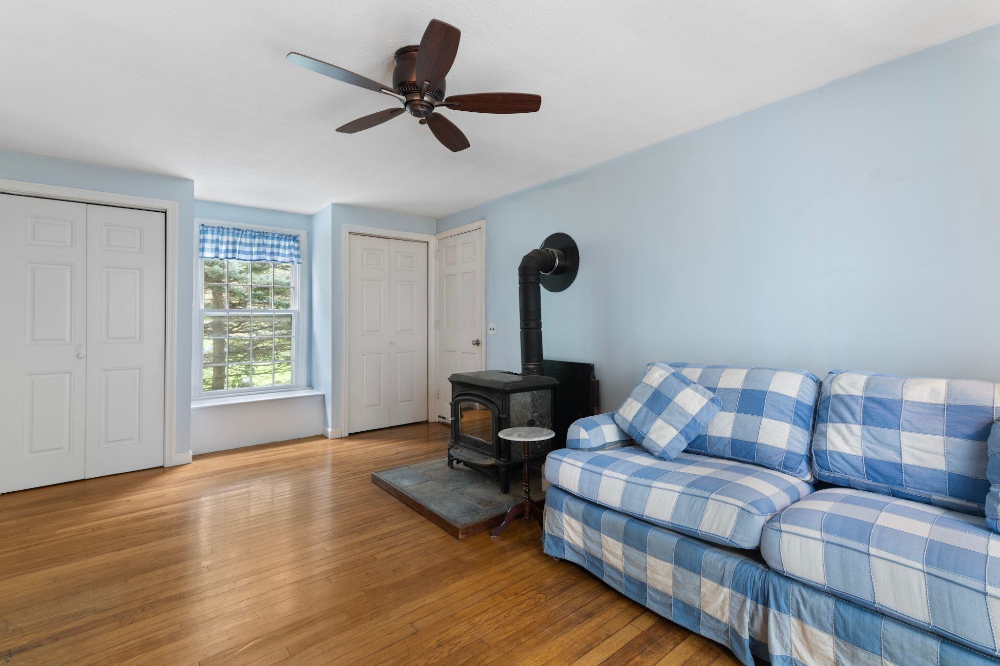 354 Orchard Street photo 9