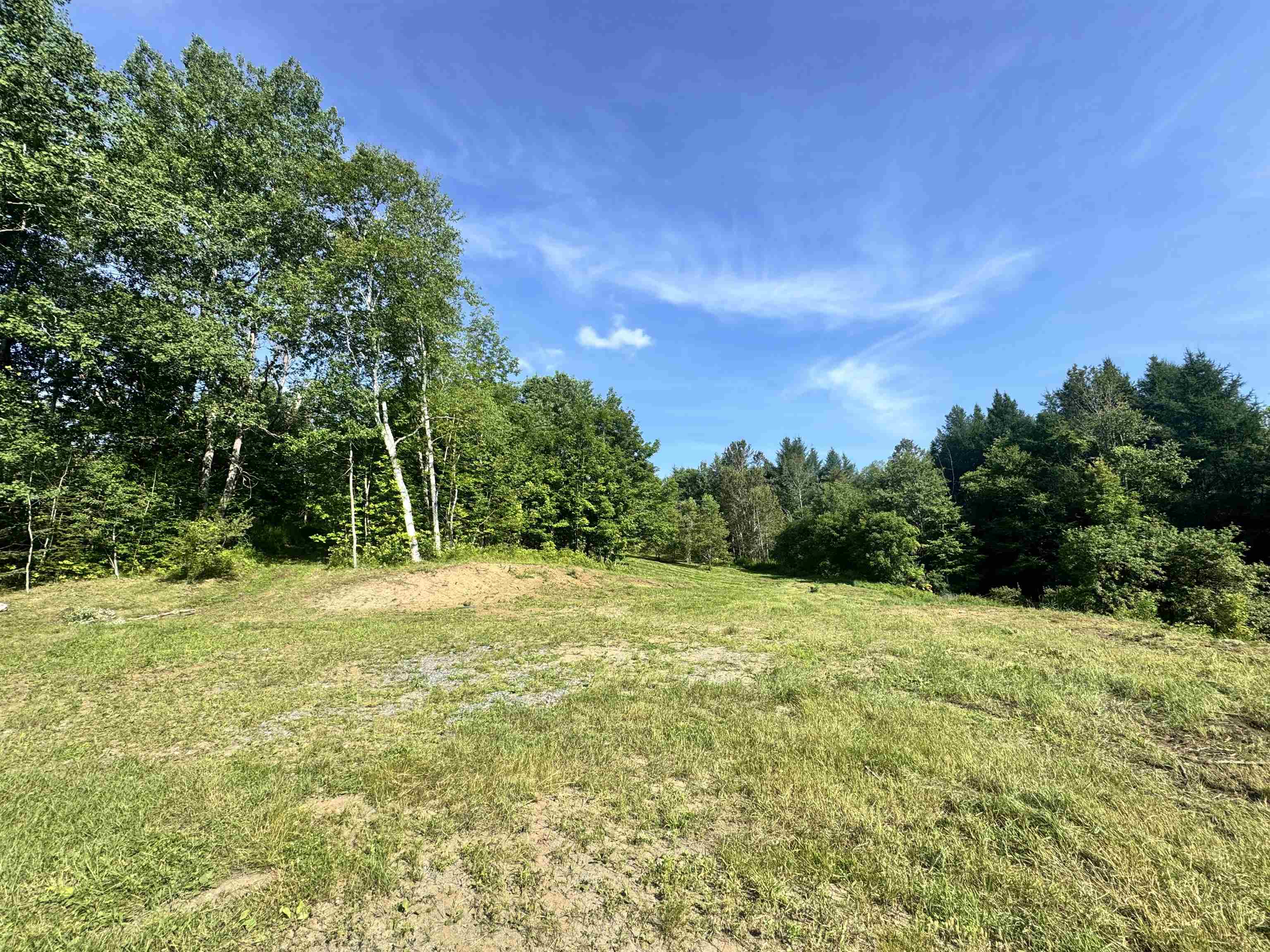 2574 Chelsea Road photo 3