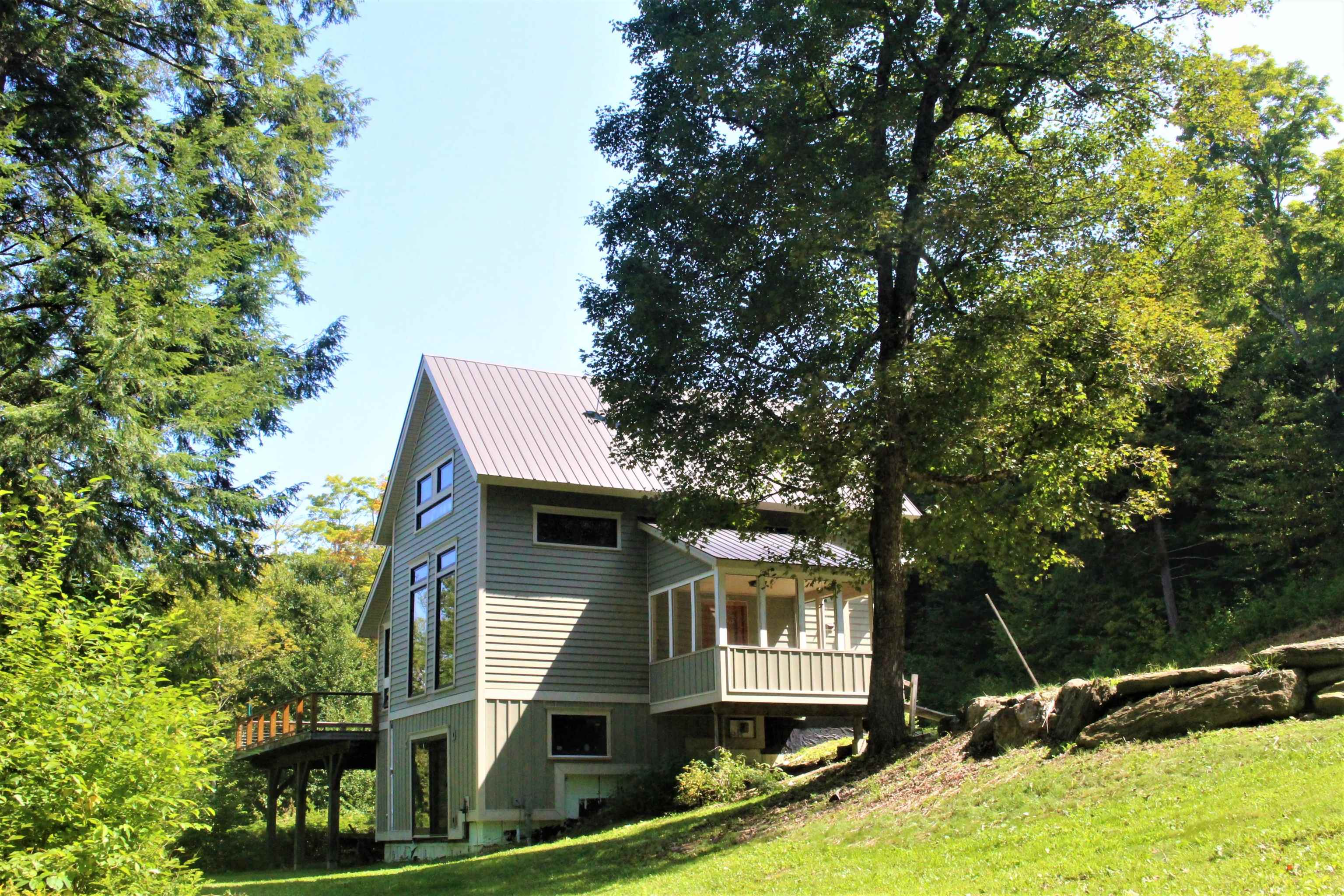 Single Family in Johnson VT