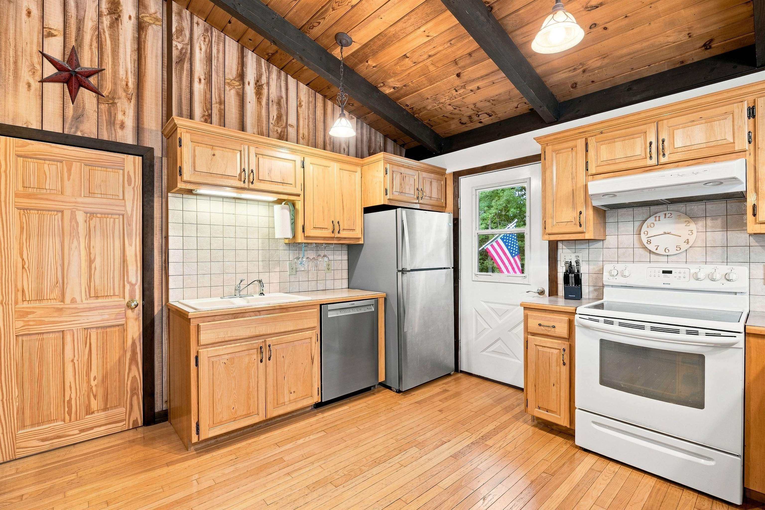 793 Blood Hill Road photo 4