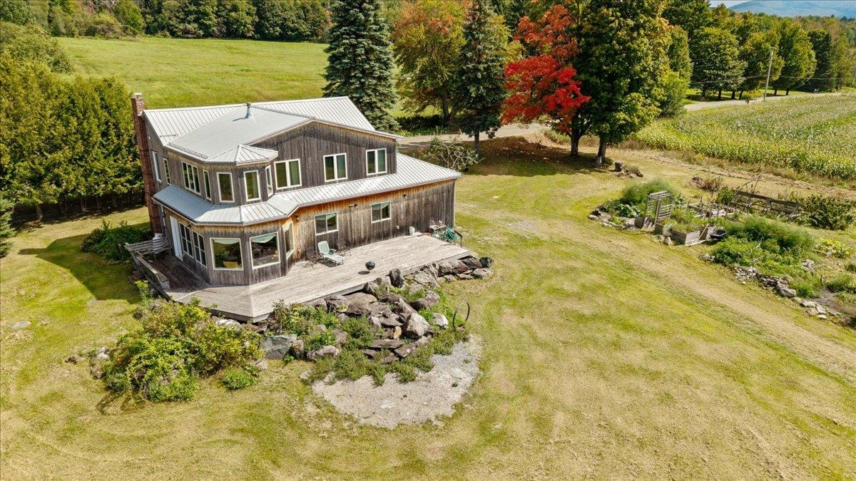 884 Nichols Road photo 1