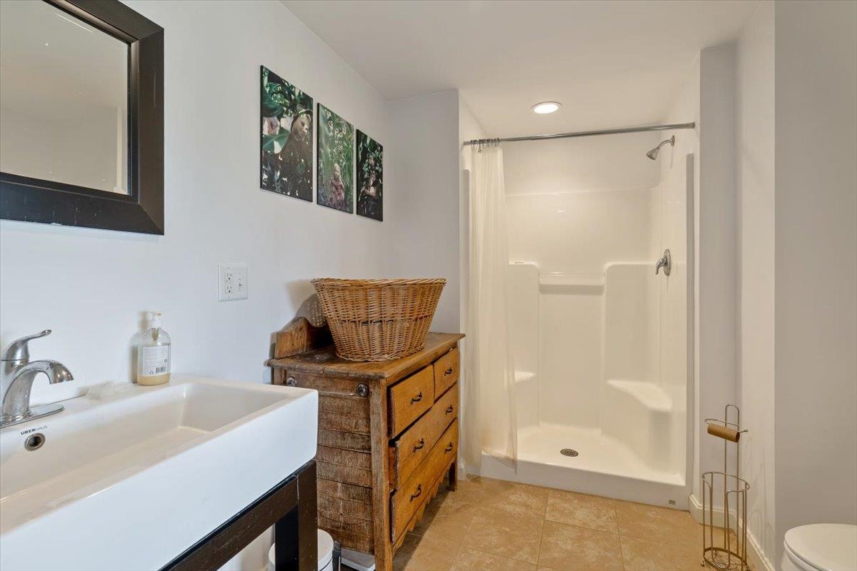 884 Nichols Road photo 10