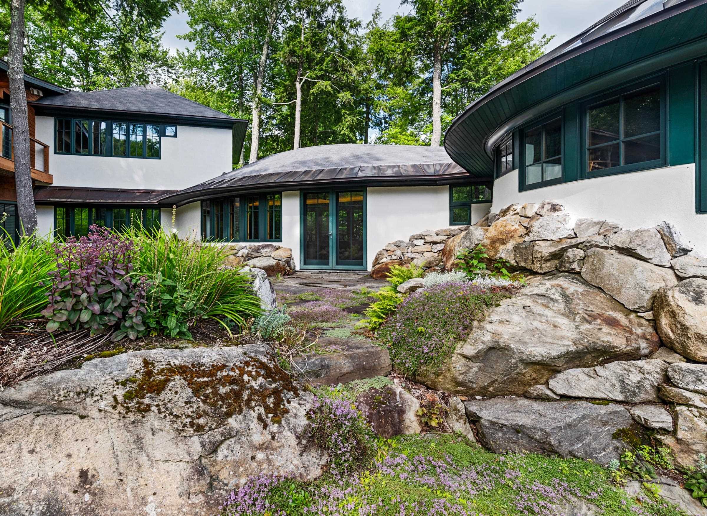 324 Fellows Road photo 2