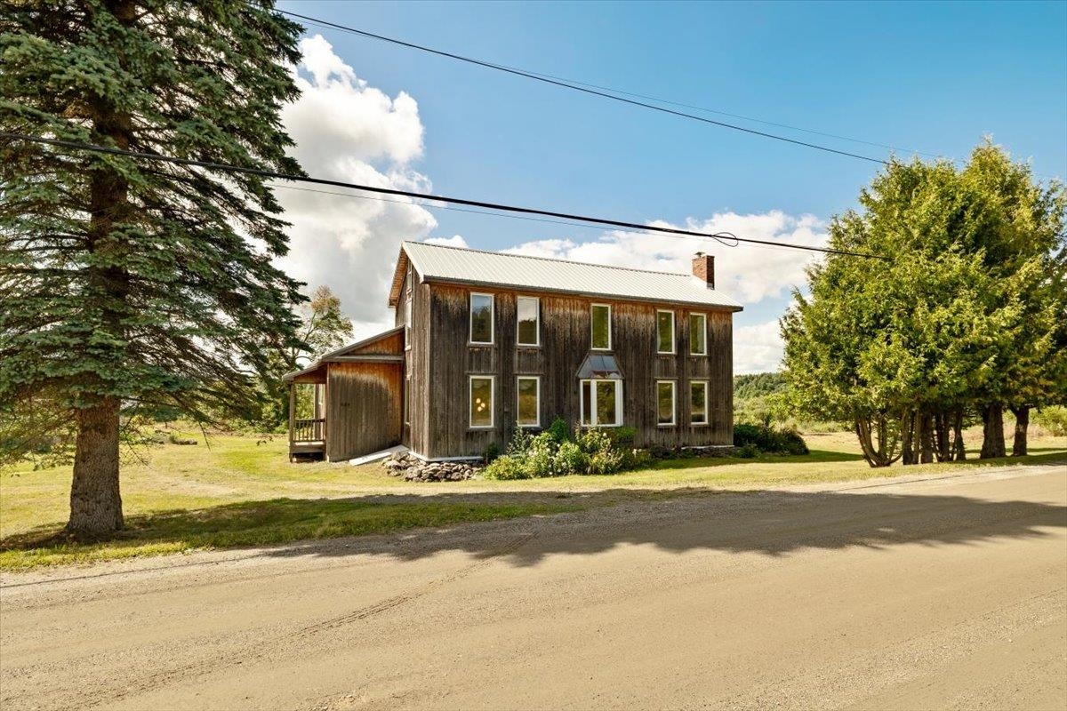 884 Nichols Road photo 3