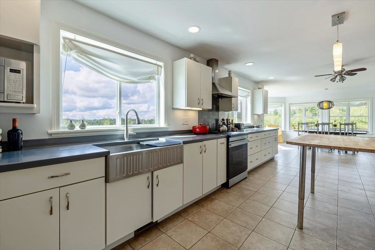 884 Nichols Road photo 4
