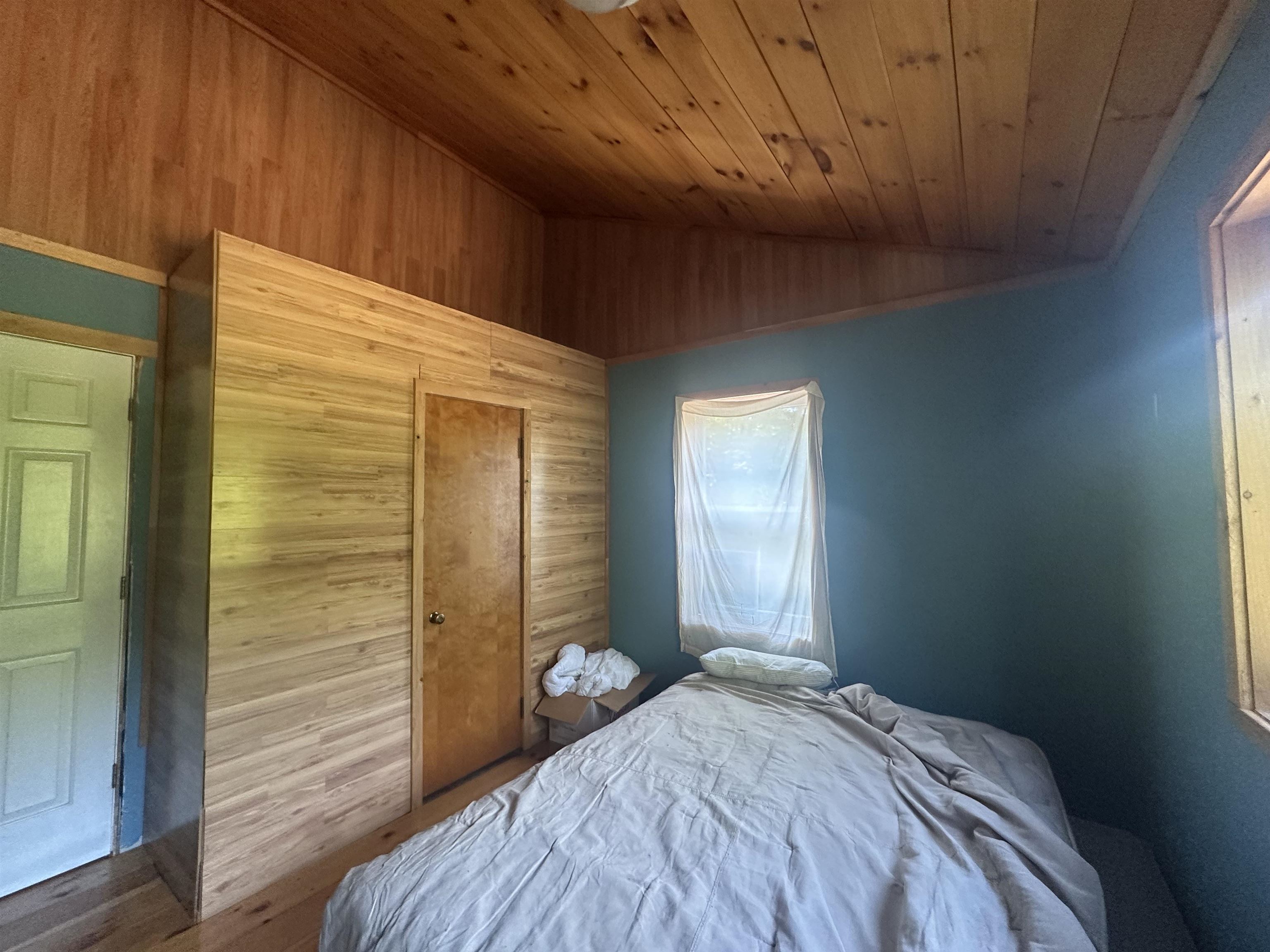 1455 Lake Dunmore Road photo 18