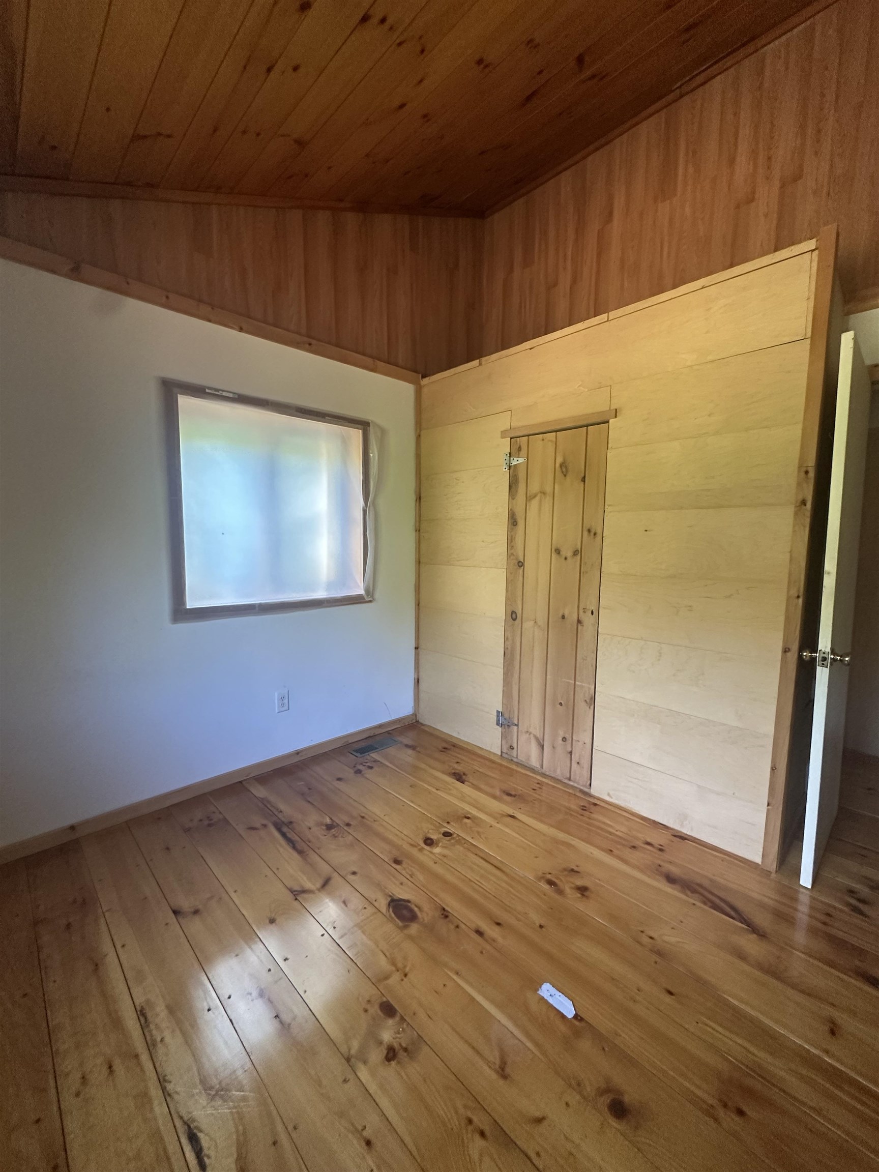 1455 Lake Dunmore Road photo 21